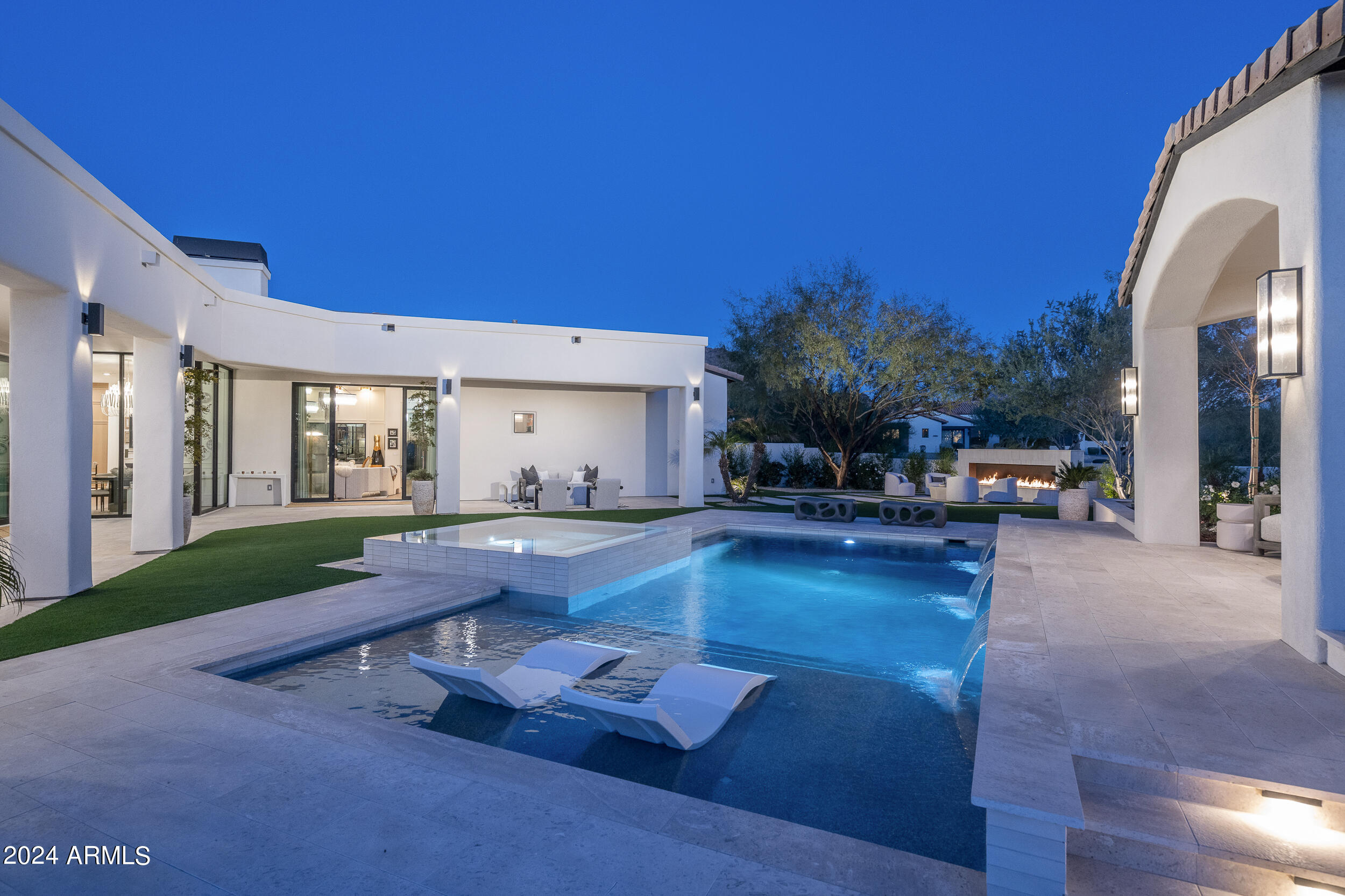 PINNACLE PEAK PLACE - Residential