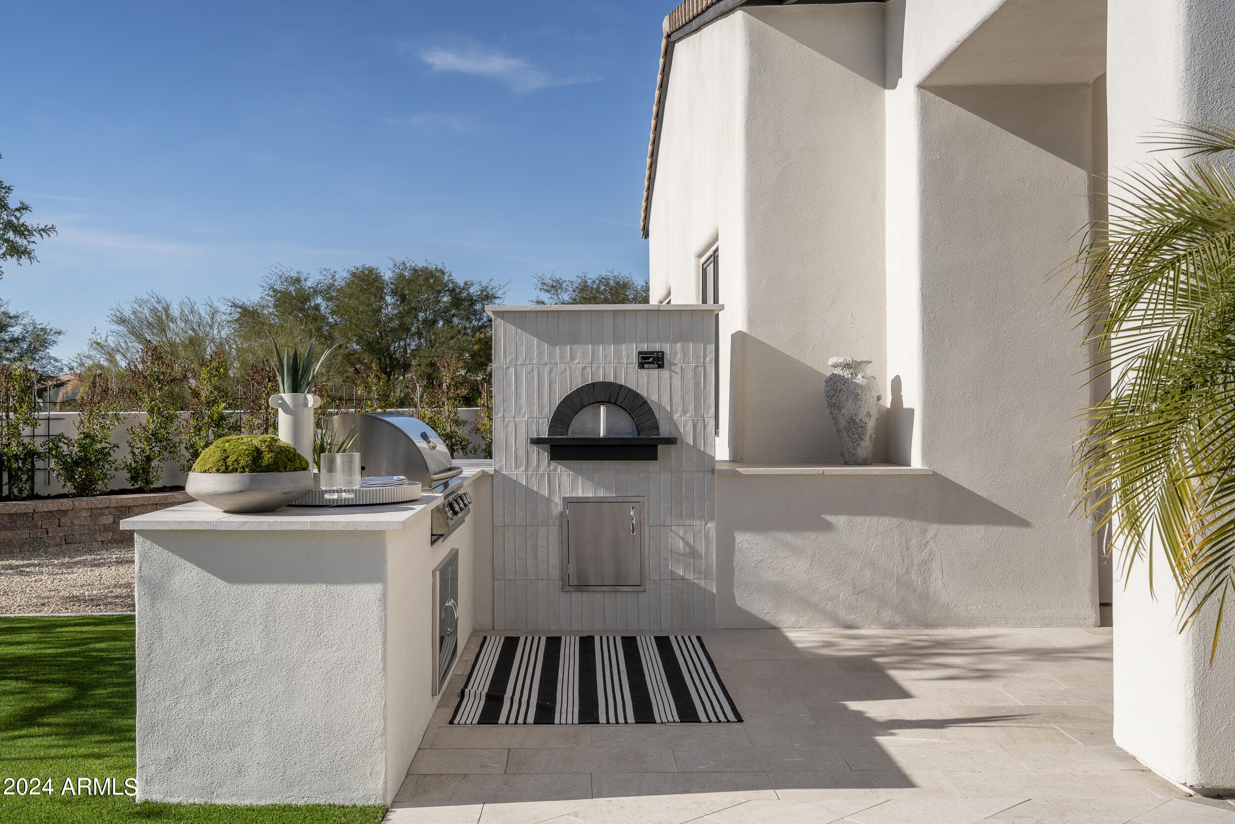 PINNACLE PEAK PLACE - Residential