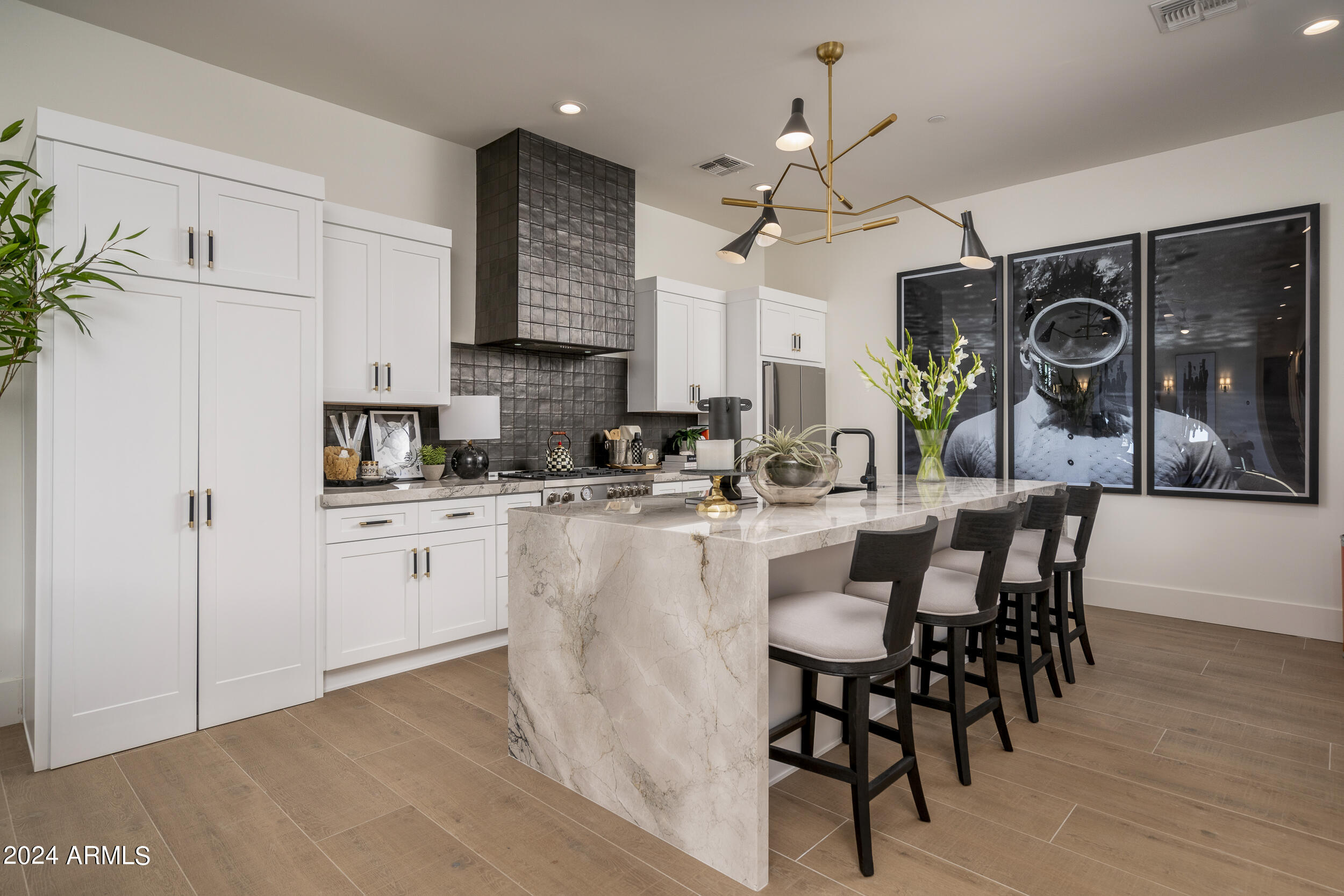 PINNACLE PEAK PLACE - Residential