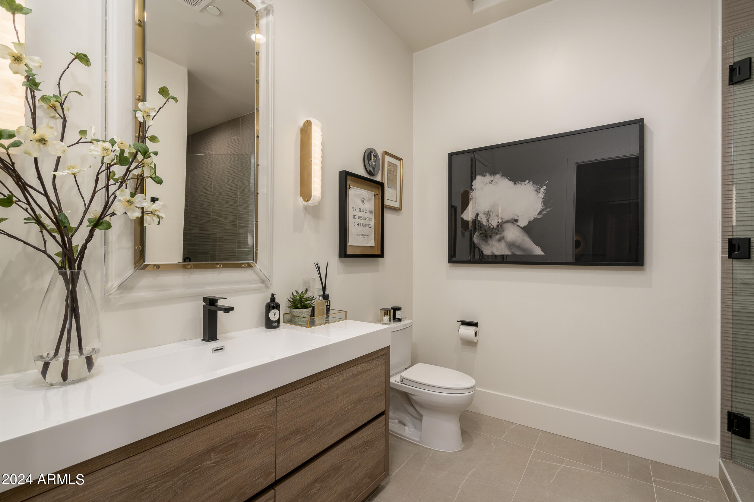 PINNACLE PEAK PLACE - Residential