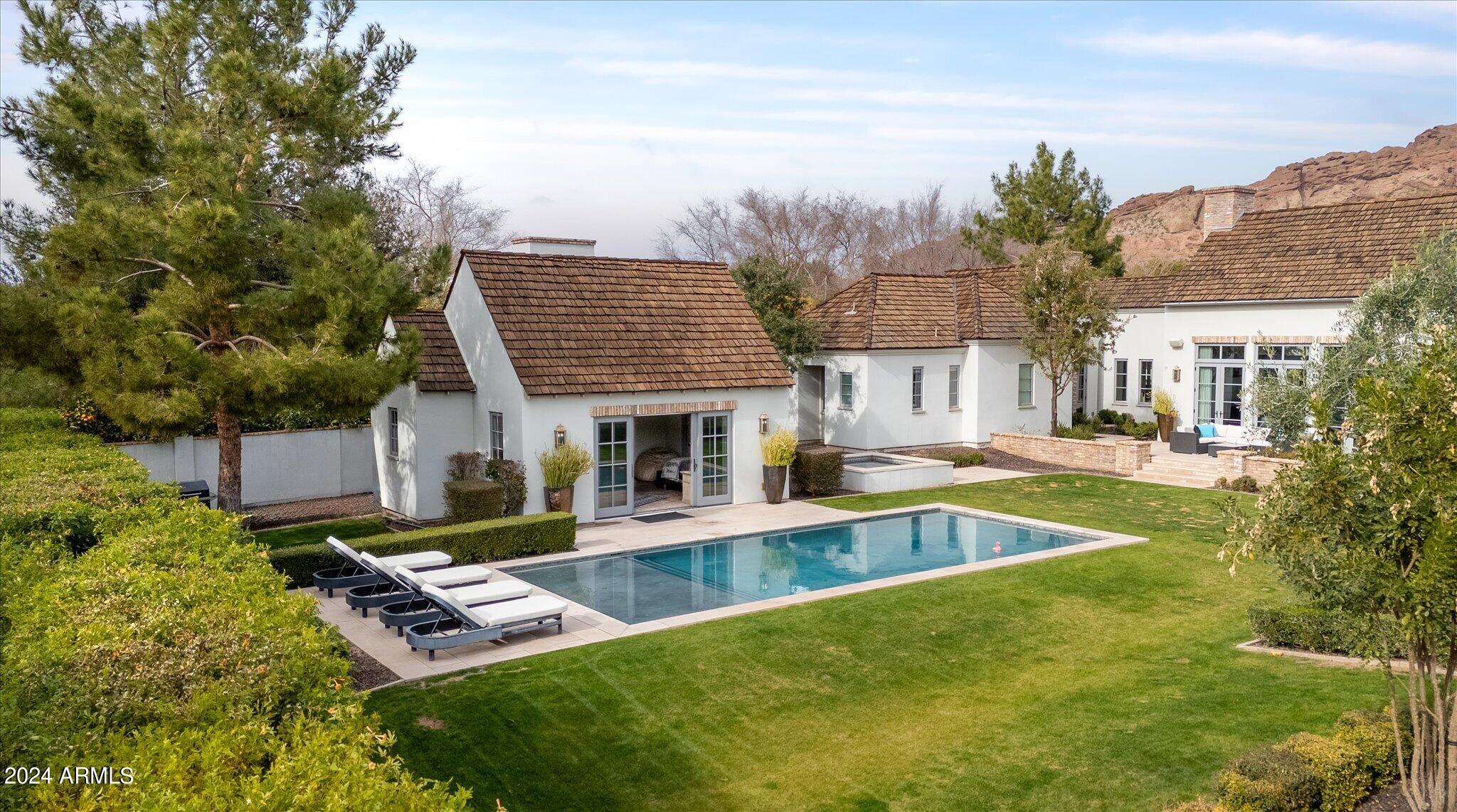 EL CAMELLO - Residential