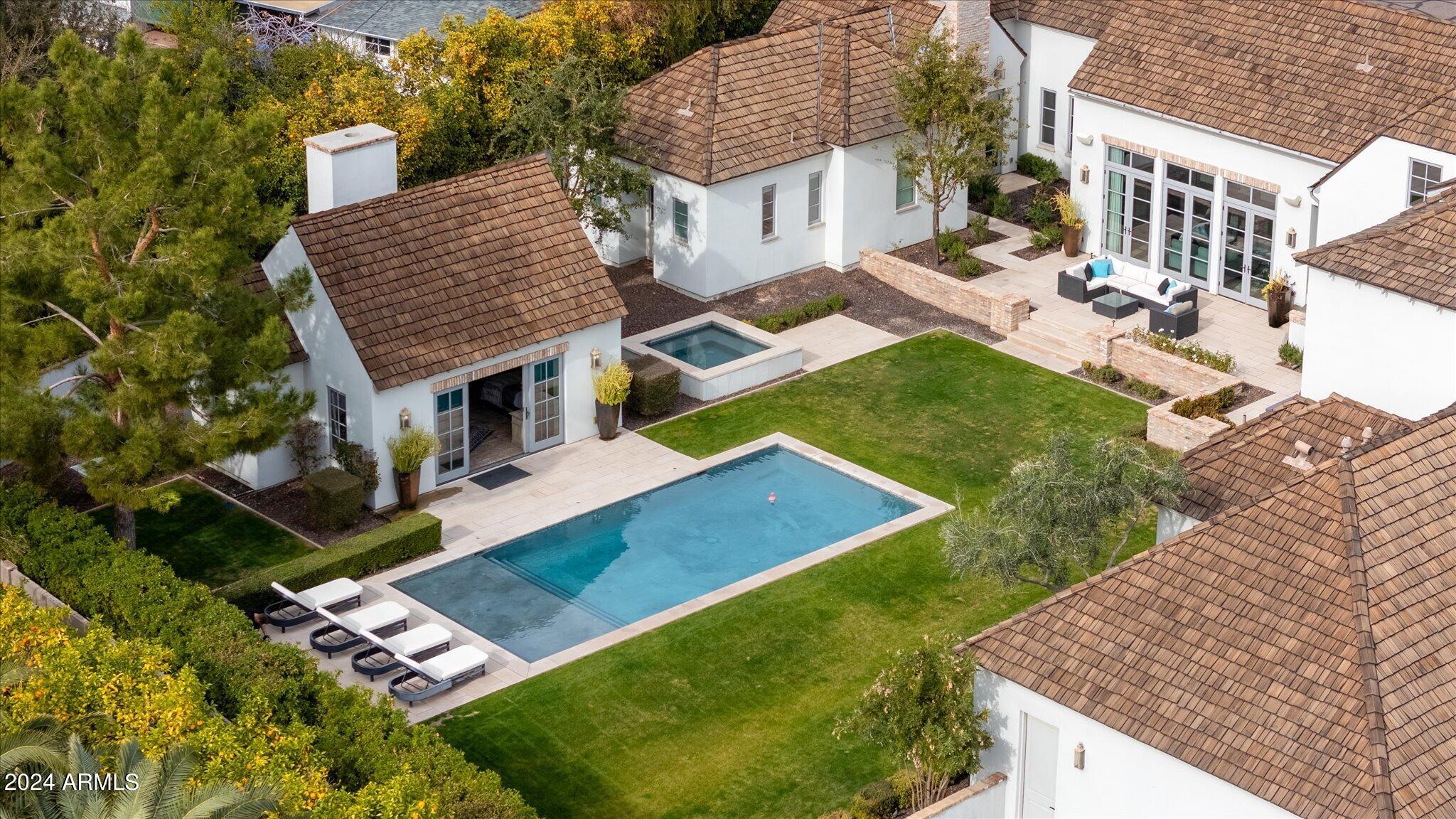 EL CAMELLO - Residential