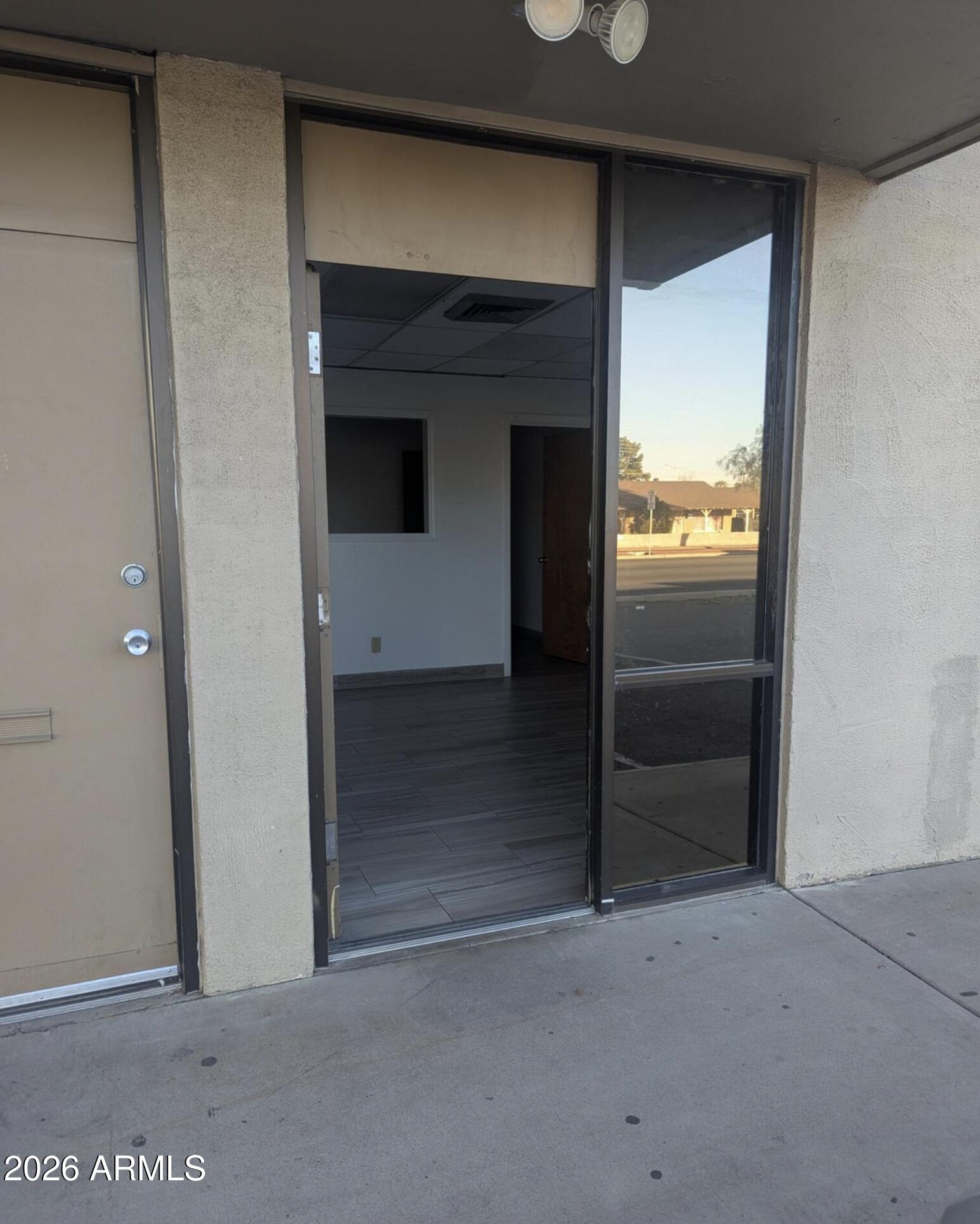 Professional office space available in a convenient Central Phoenix location just off 35th Avenue, with easy access to Downtown Phoenix and Grand Canyon University. This well-maintained suite features a welcoming lobby/reception area and private office space, making it ideal for a variety of professional, administrative, or service-based businesses.
The property offers utilities included, shared parking, and access to community restrooms, helping keep your operating expenses simple and predictable. Flexible month-to-month lease terms provide an excellent opportunity for businesses seeking affordability, convenience, and flexibility in a highly accessible location.
Position your business in a high-visibility area with easy access for both clients and employees.