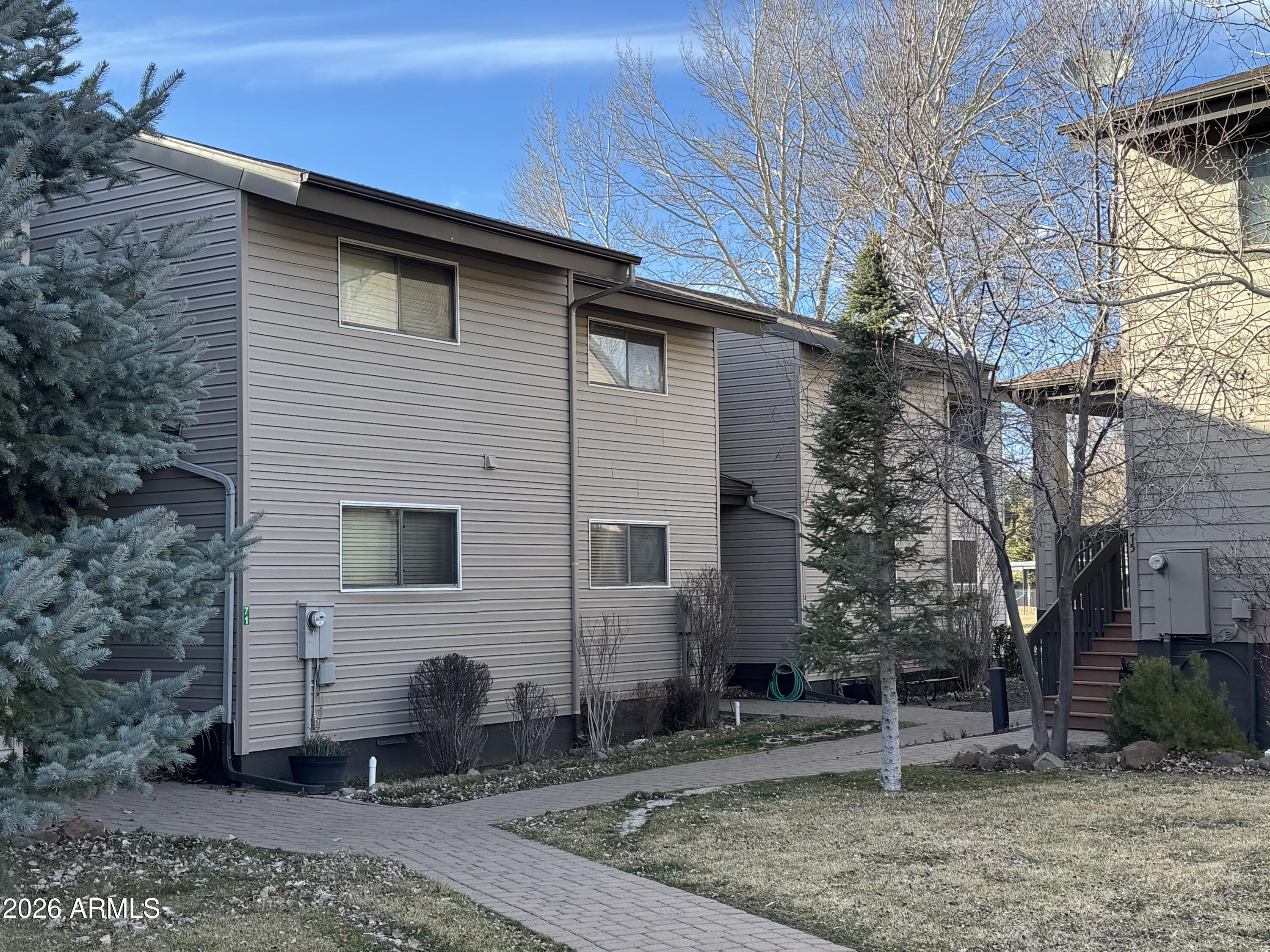 PINEWOOD FAIRWAY CONDOMINIUMS PHASE 5 - Residential