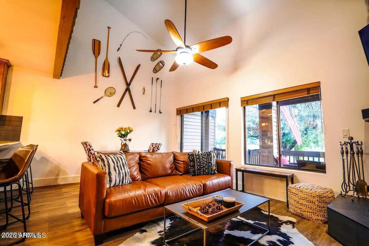 PINEWOOD FAIRWAY CONDOMINIUMS PHASE 5 - Residential