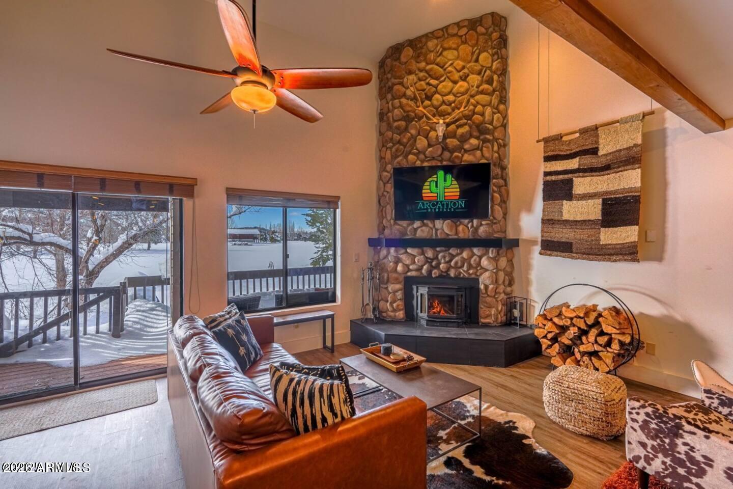 PINEWOOD FAIRWAY CONDOMINIUMS PHASE 5 - Residential