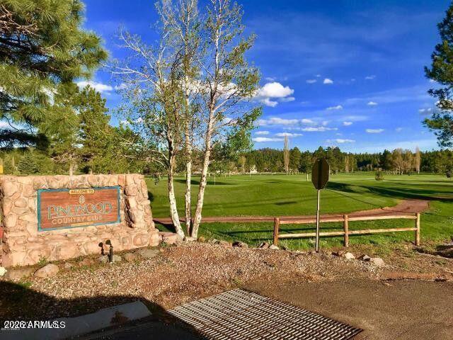 PINEWOOD FAIRWAY CONDOMINIUMS PHASE 5 - Residential