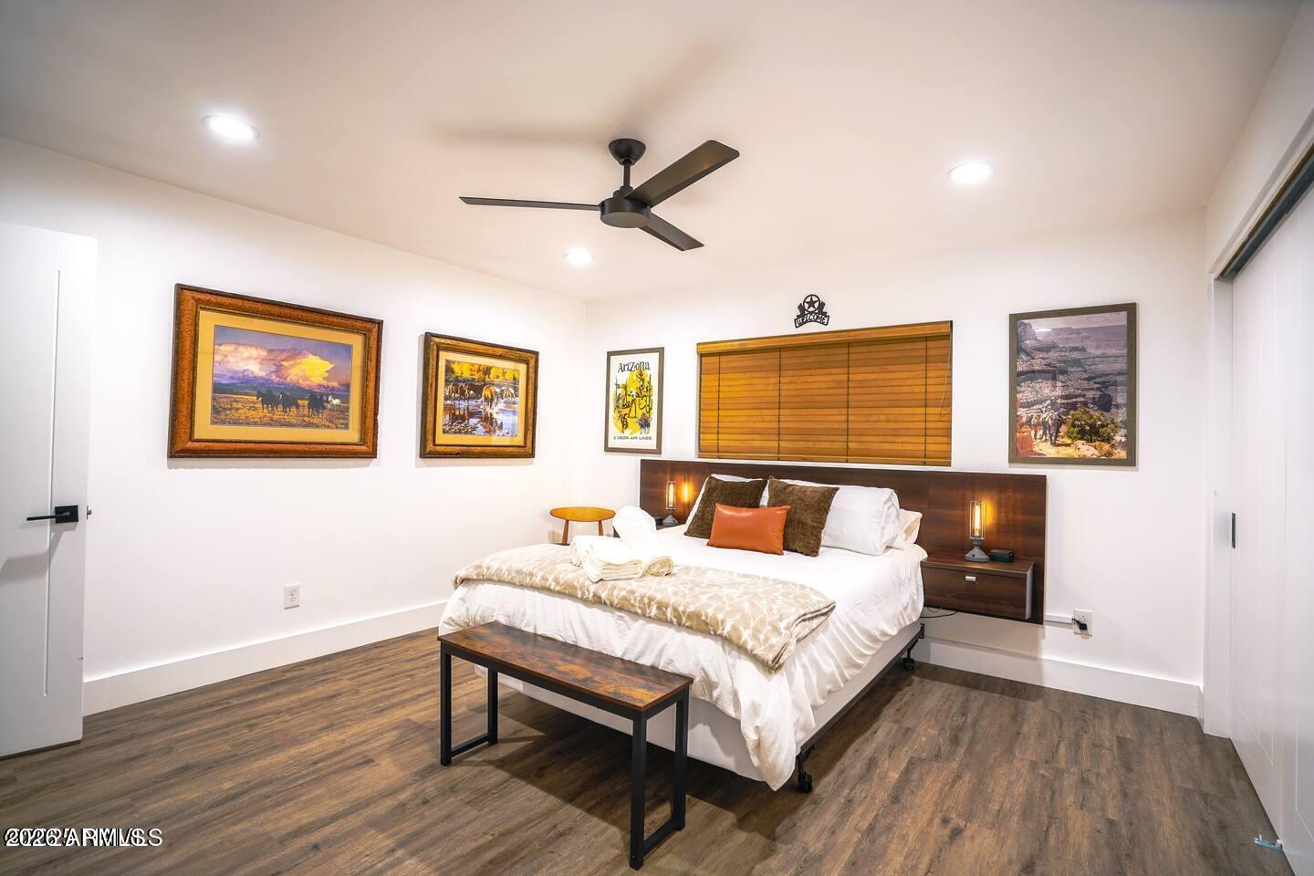 PINEWOOD FAIRWAY CONDOMINIUMS PHASE 5 - Residential