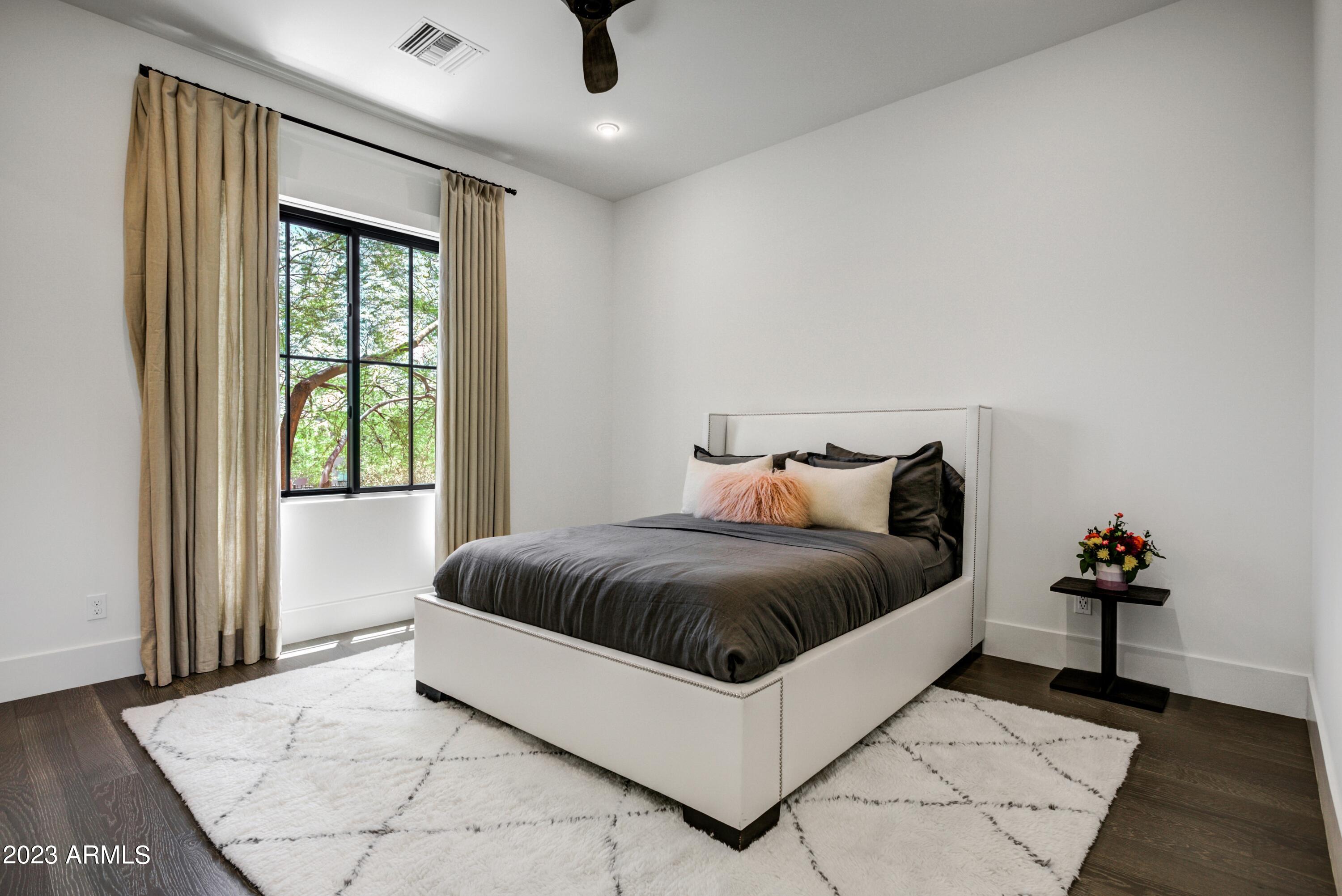 WHITE HORSE - Residential