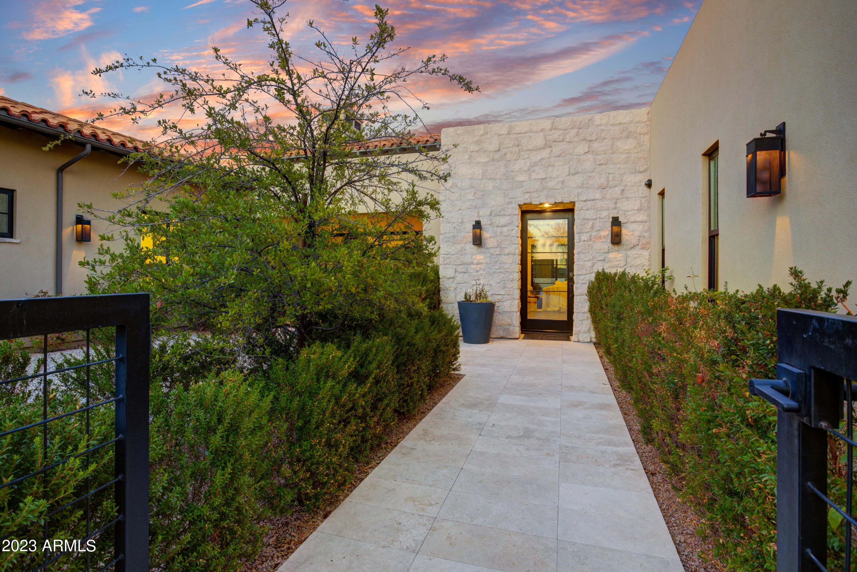 WHITE HORSE - Residential
