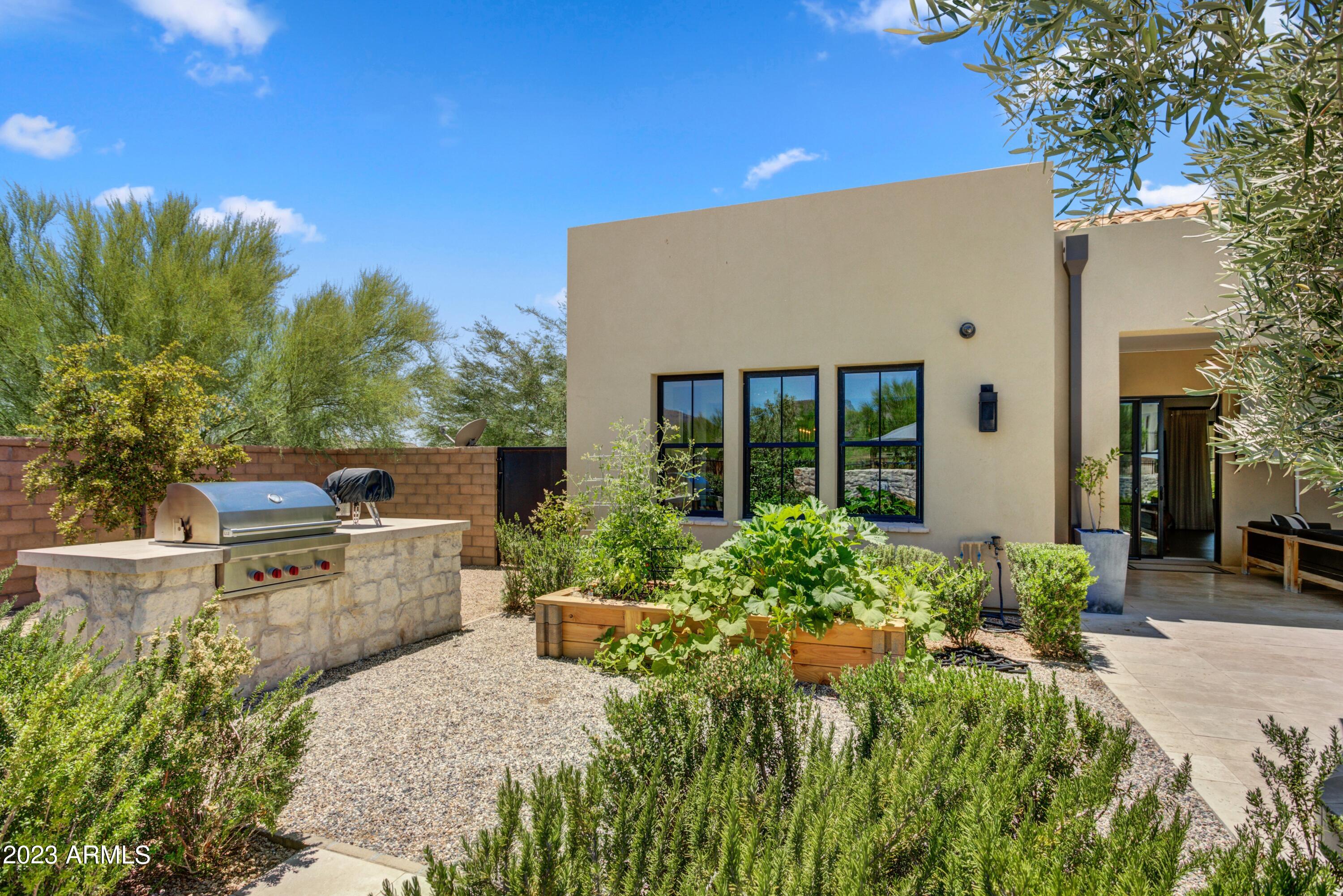 WHITE HORSE - Residential