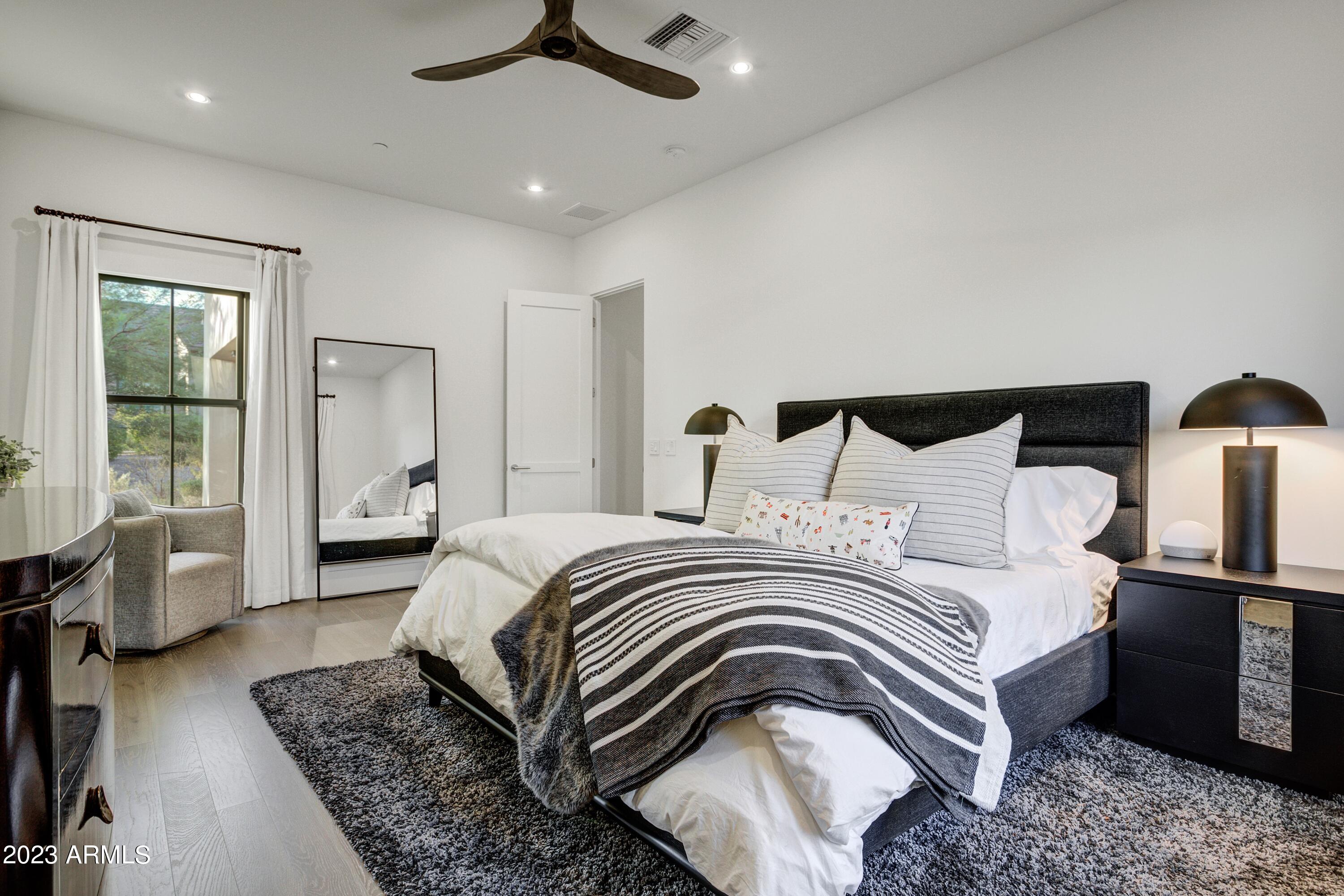 WHITE HORSE - Residential