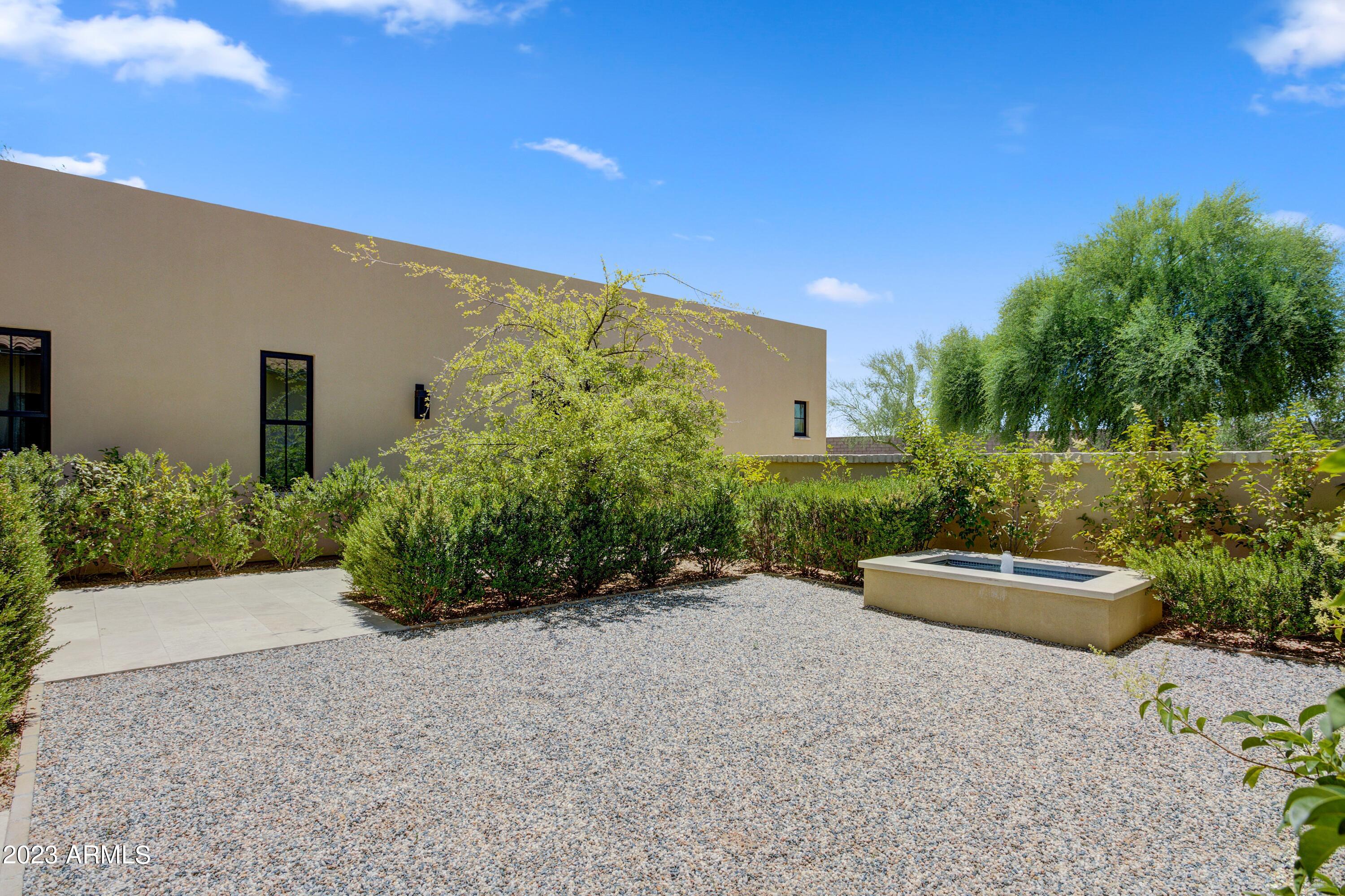 WHITE HORSE - Residential