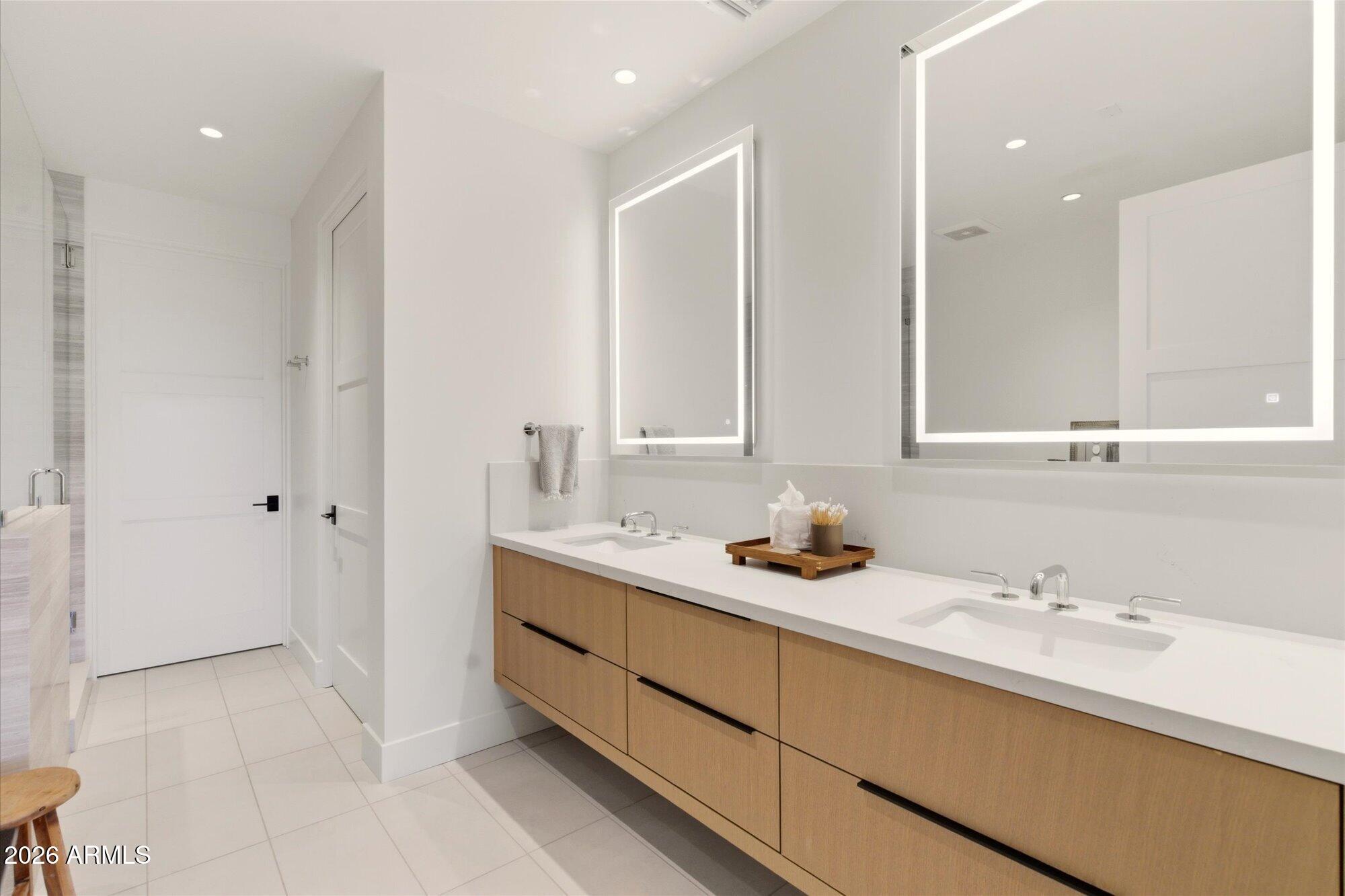 ASCENT AT THE PHOENICIAN MOUNTAINSIDE CONDOMINIUMS - Residential