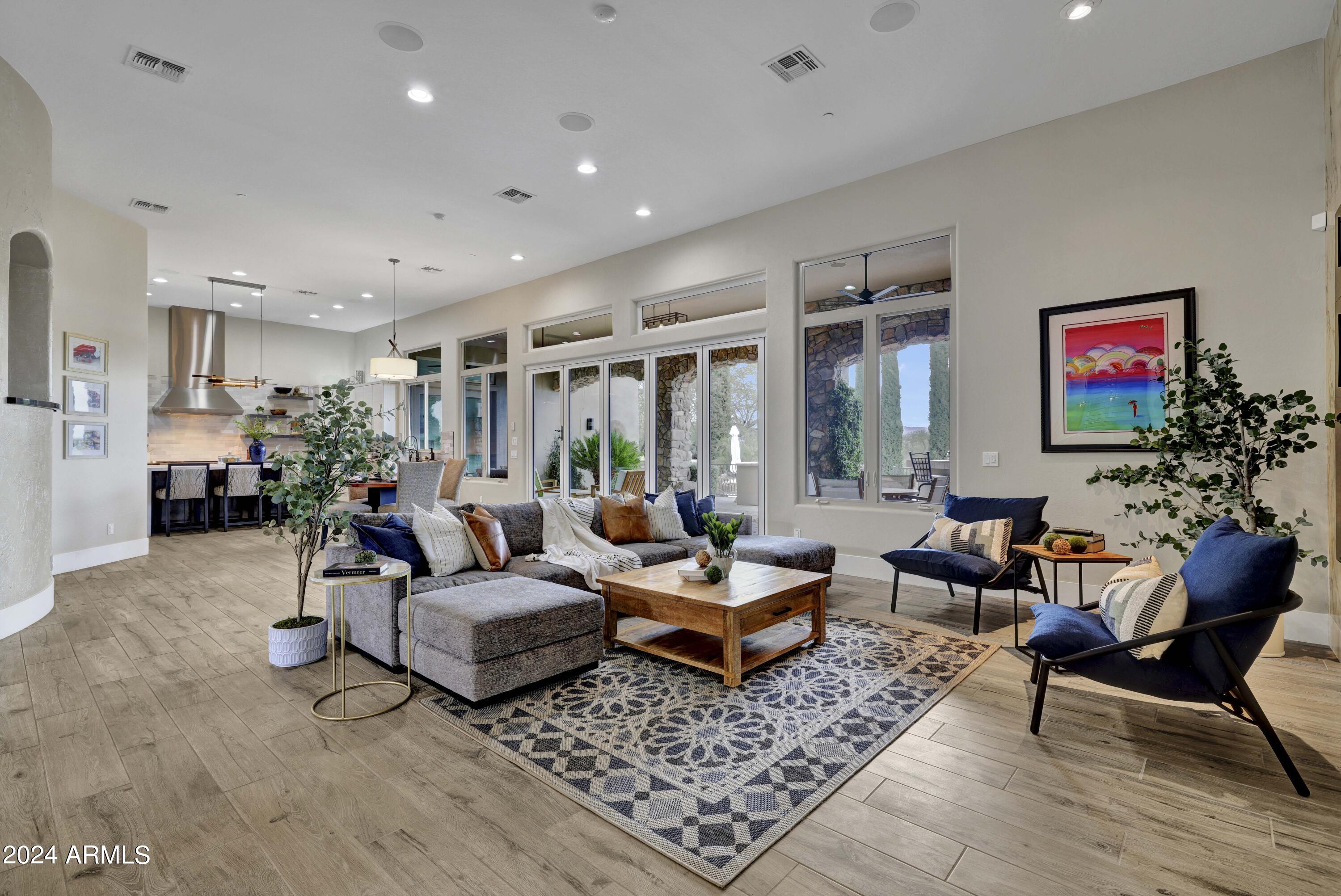 LA STRADA - Residential