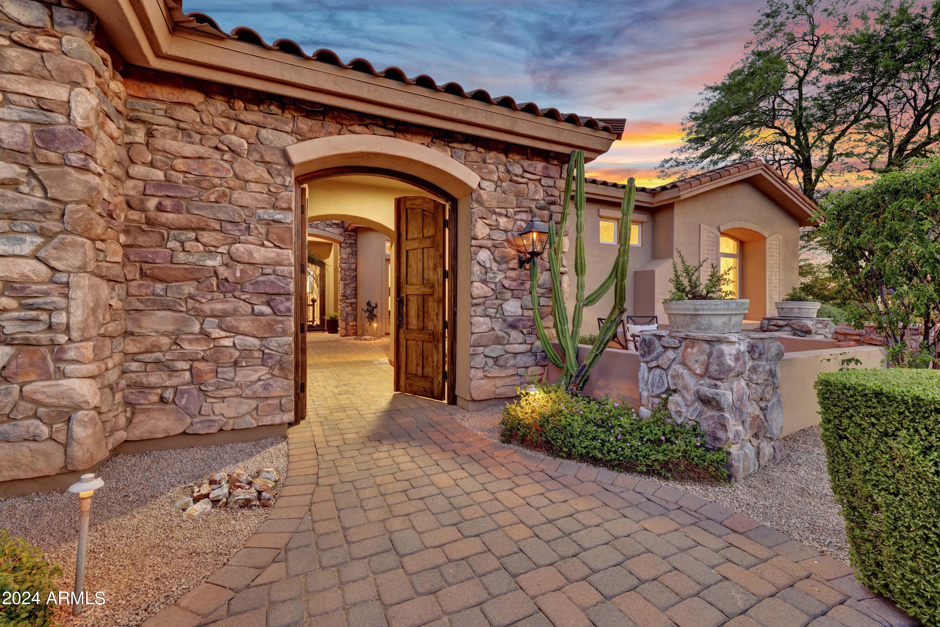 LA STRADA - Residential