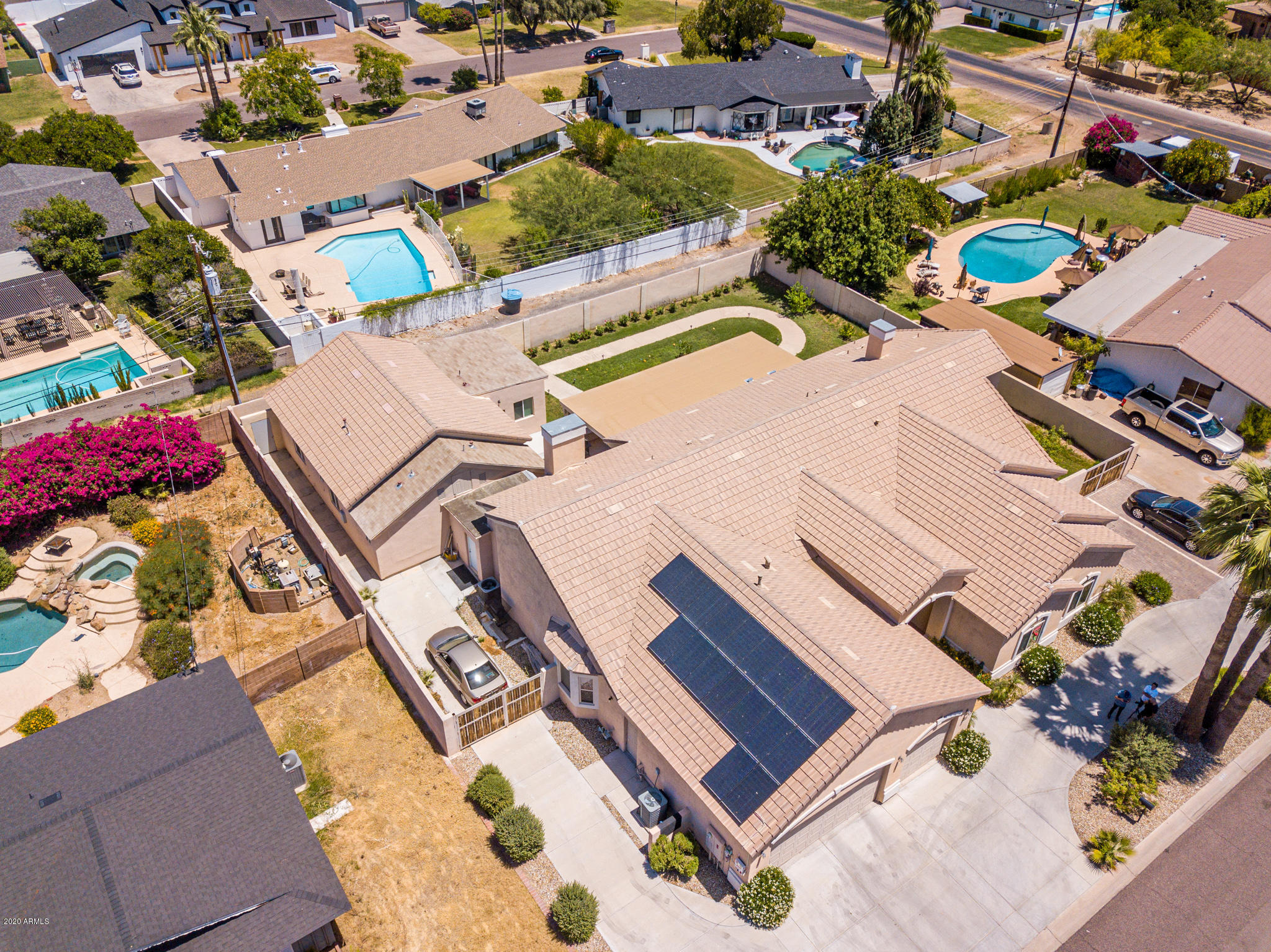 CAMELBACK SHADOWS - Business Opportunity