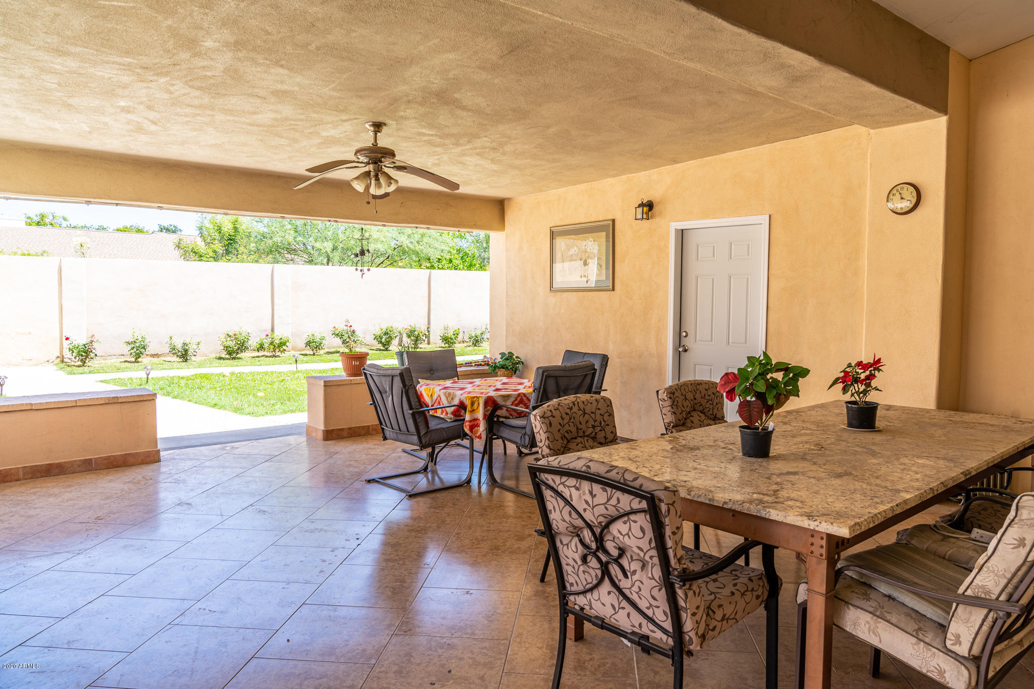 CAMELBACK SHADOWS - Business Opportunity