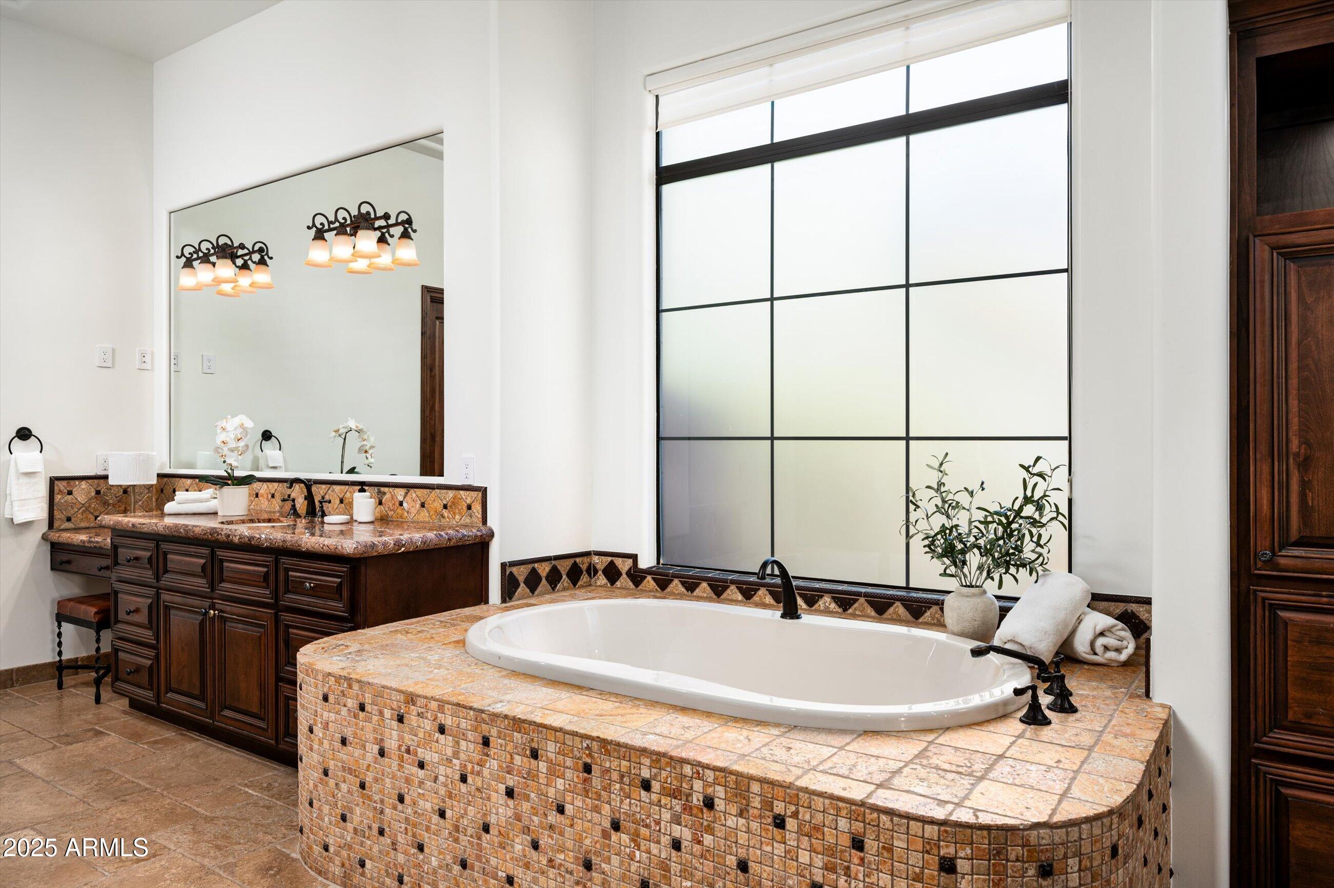 DESERT MOUNTAIN PHASE 2 UNIT 18 - Residential