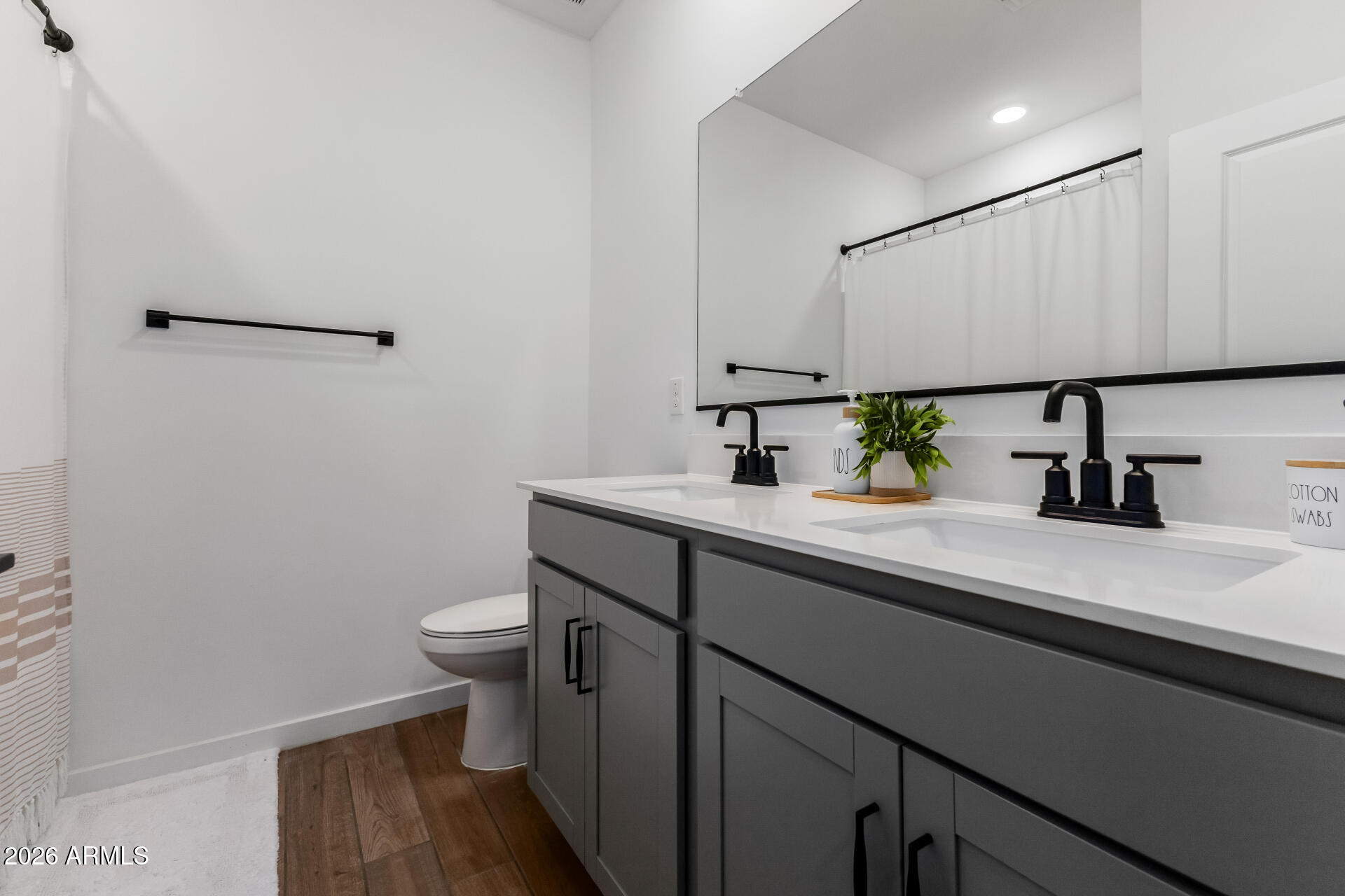 LAVEEN PLACE - Residential