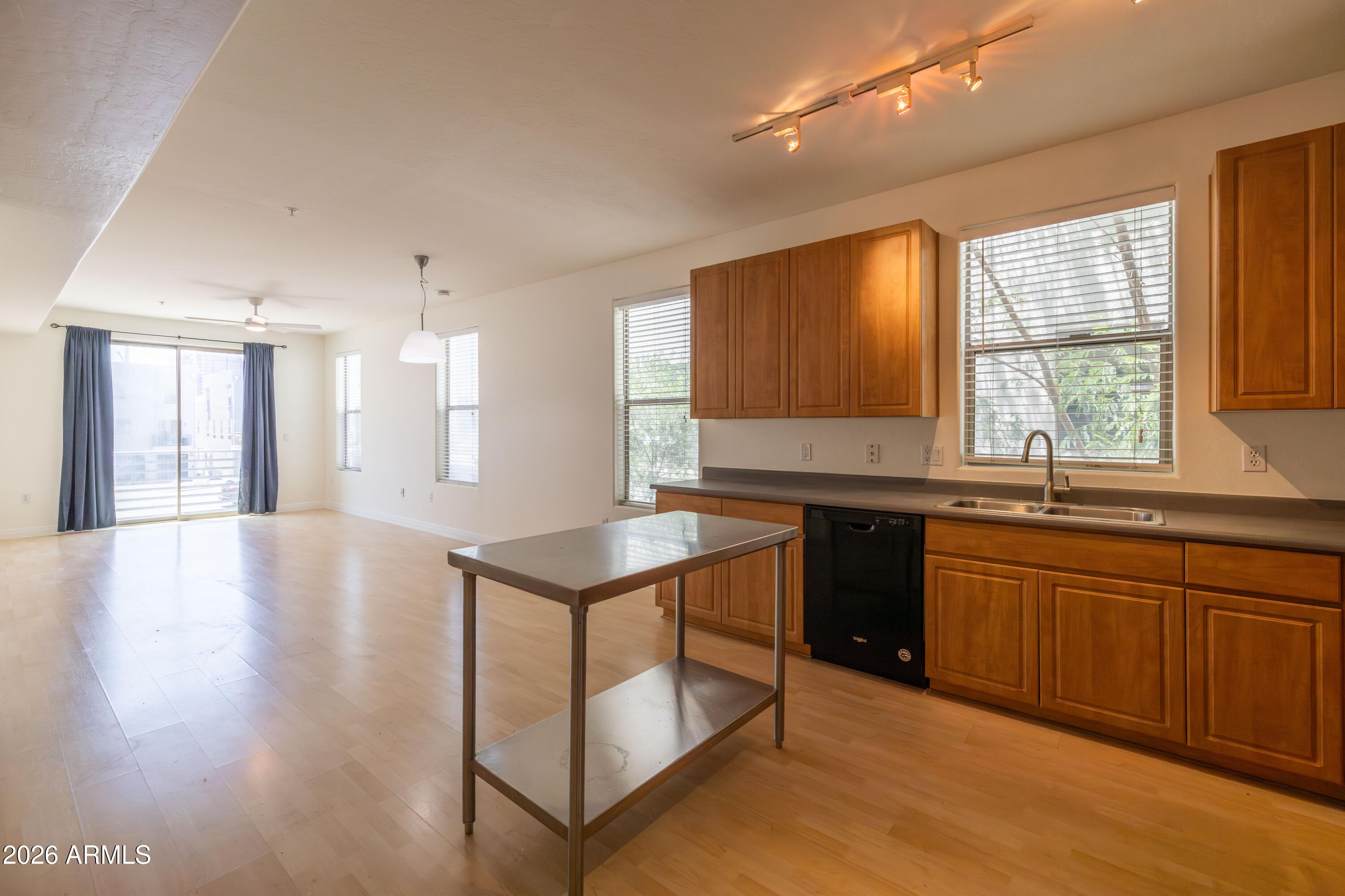 ARTISAN VILLAGE CONDOMINIUM AMD - Residential