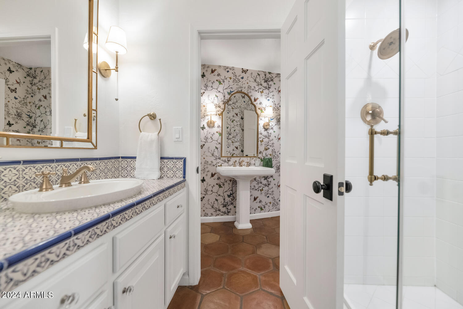 APACHE ESTATES - Residential