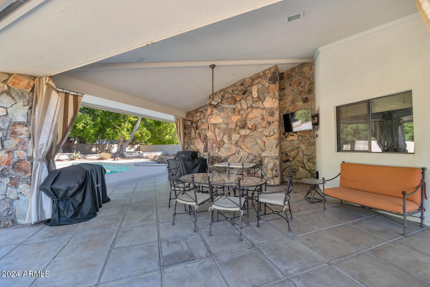 APACHE ESTATES - Residential