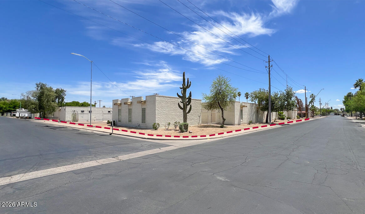 Prime investment opportunity at 455 W 5th Pl, Mesa, AZ 85201. This 18,206 SF, 11-unit commercial building, zoned LC and built in 1966, offers strong potential for office investors. Located in a desirable Mesa area, it's ideal for expanding your commercial portfolio with space suited for professional tenants.

18,206 SF building
11 units
Built in 1966
Zoned LC
Prime location in Mesa area