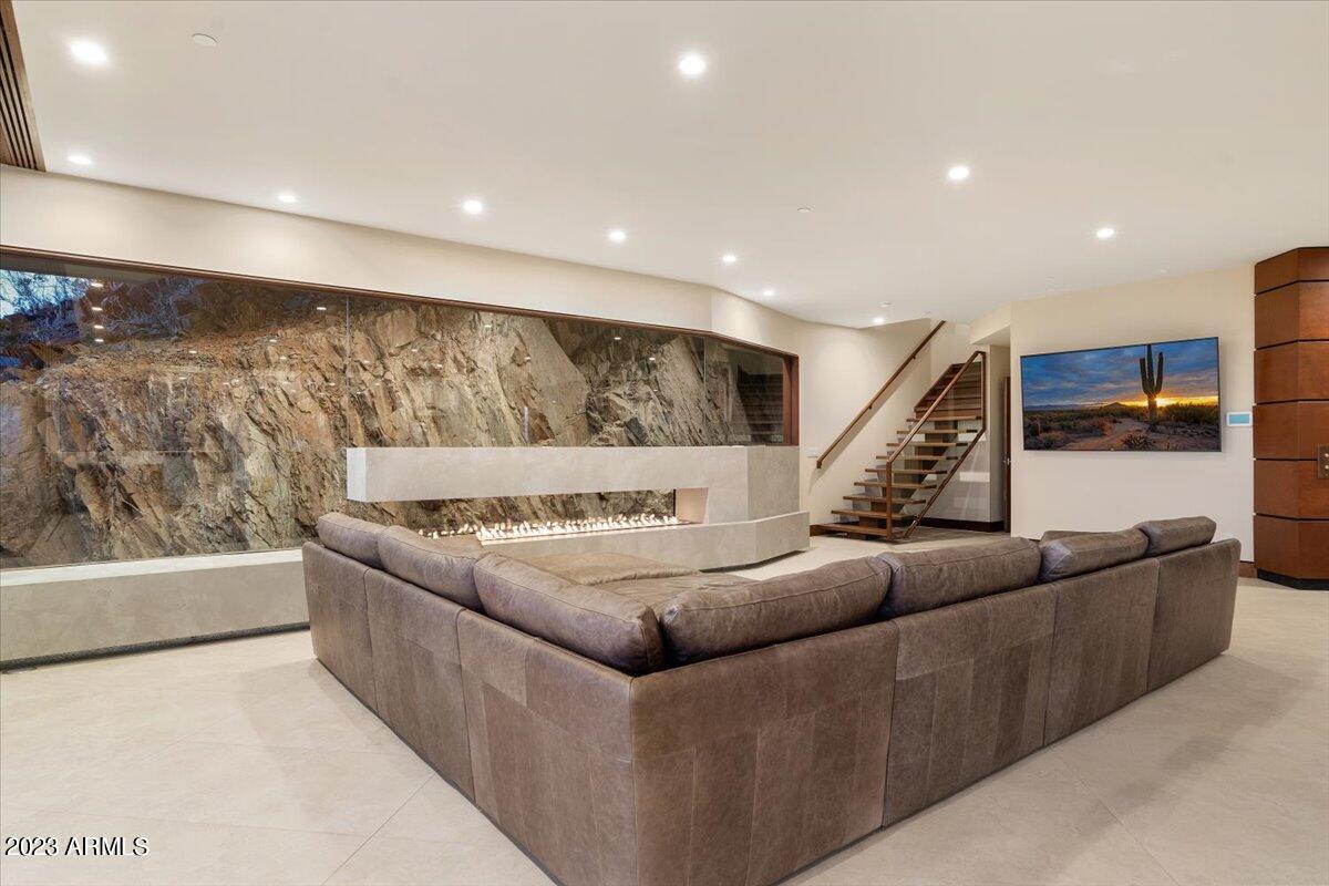 SQUAW PEAK FOOTHILLS - Residential