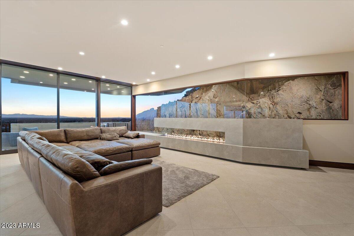 SQUAW PEAK FOOTHILLS - Residential