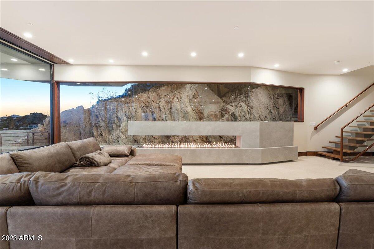 SQUAW PEAK FOOTHILLS - Residential