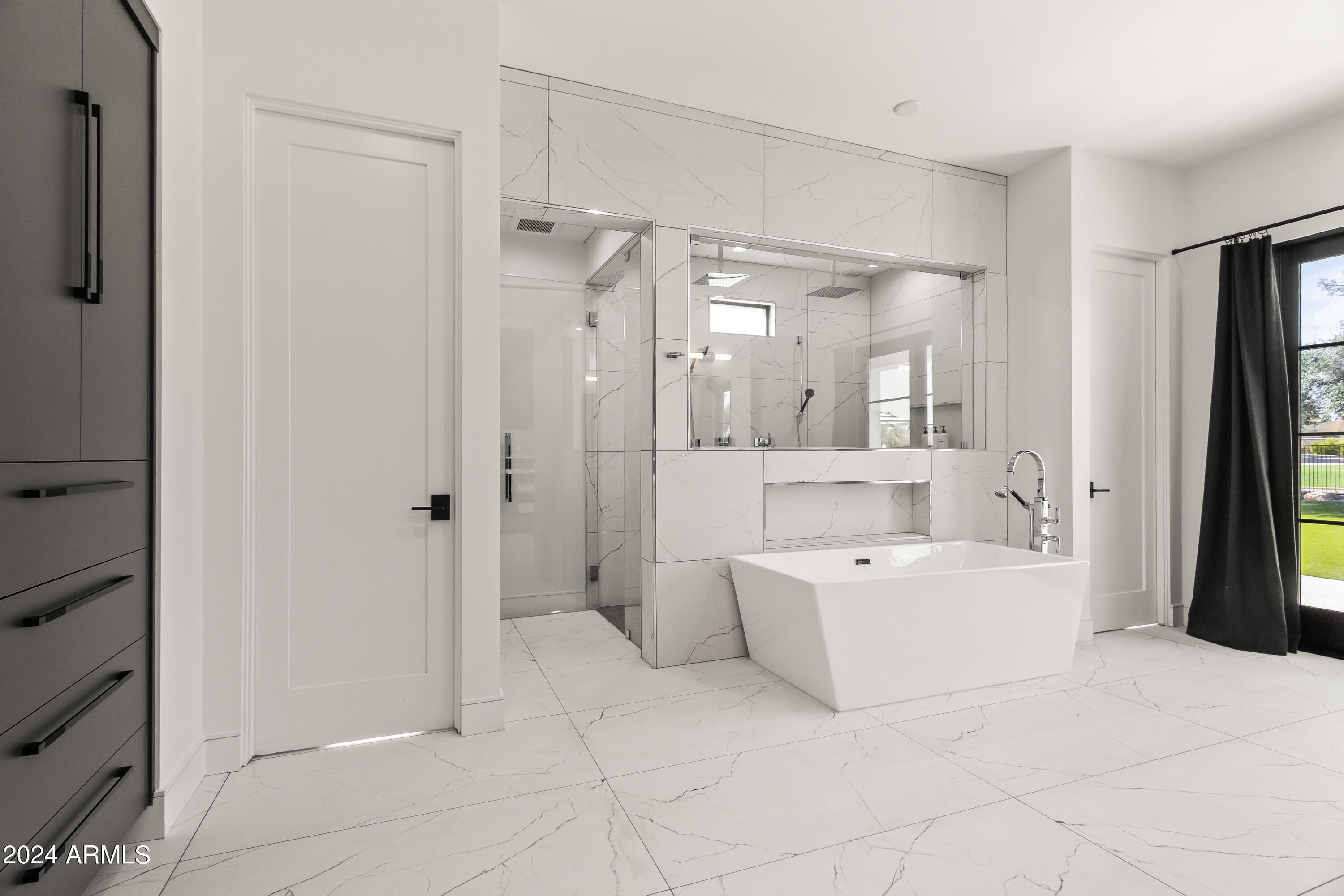 CAMELBACK CLUB ESTATES - Residential