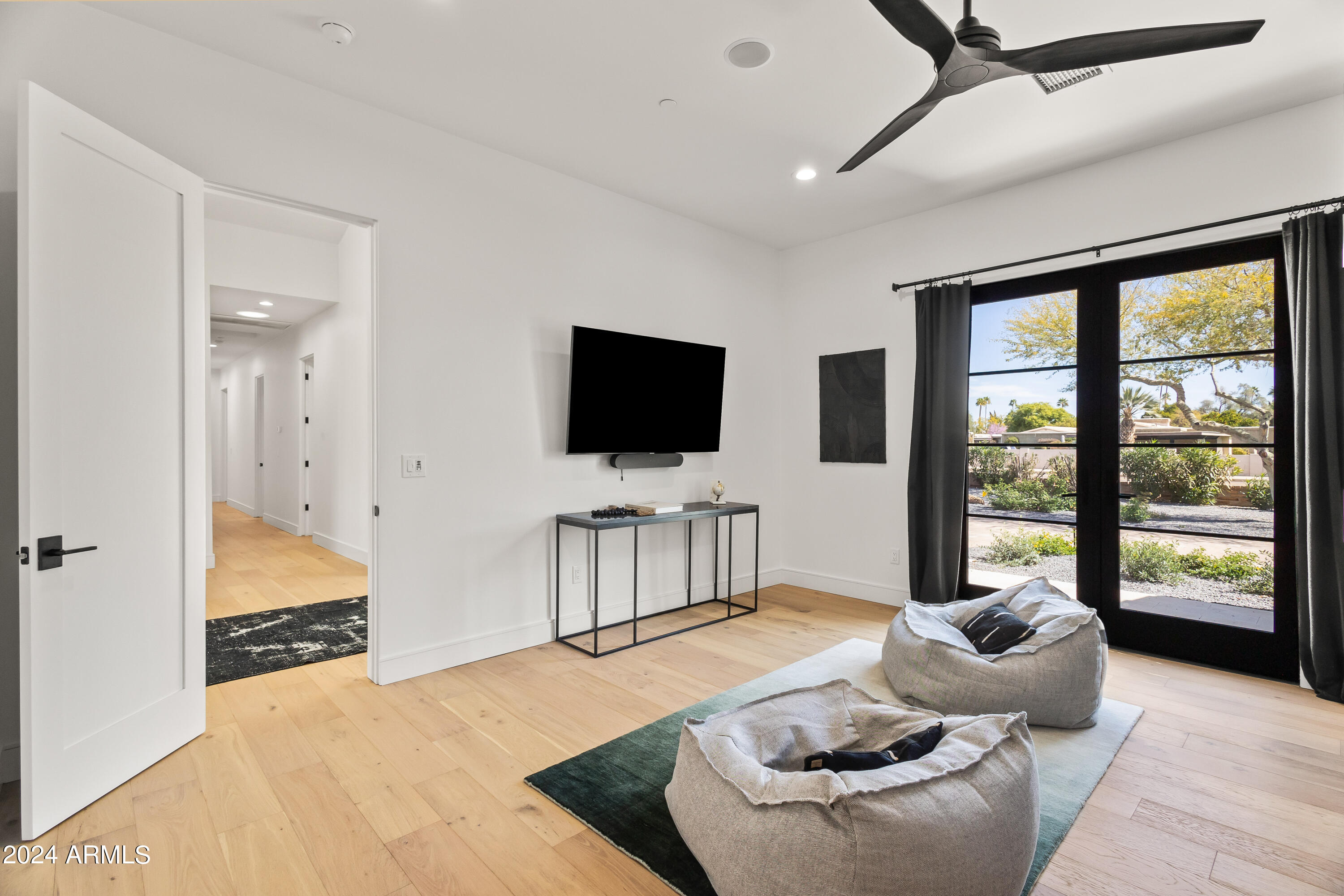 CAMELBACK CLUB ESTATES - Residential