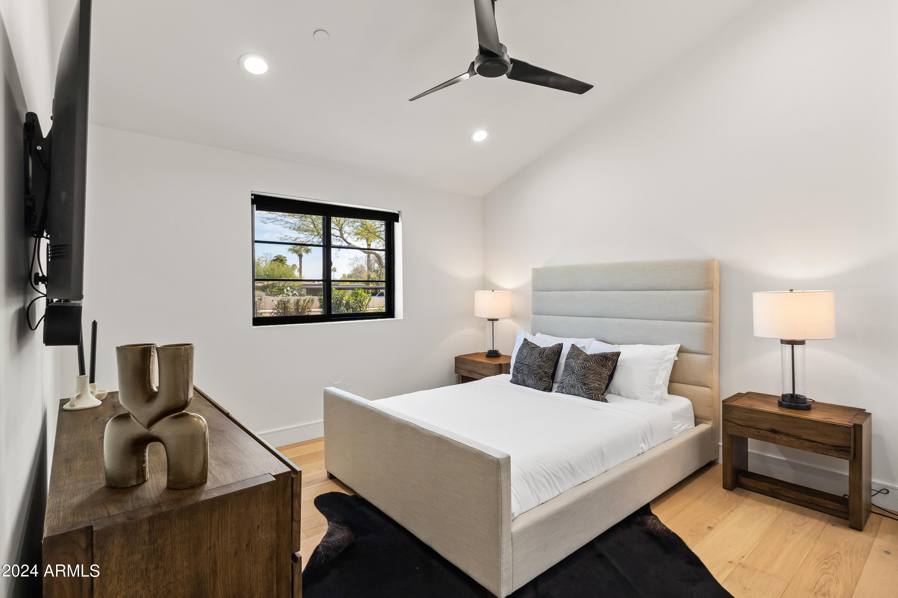 CAMELBACK CLUB ESTATES - Residential