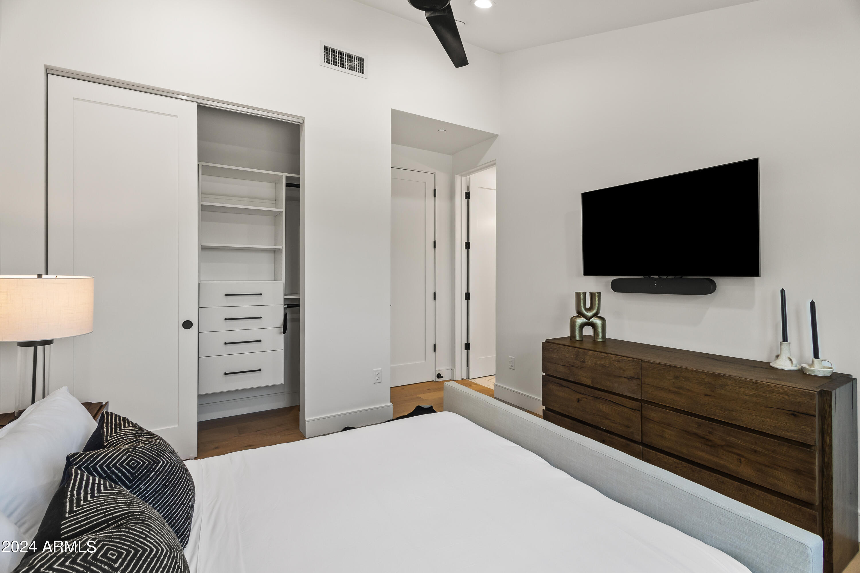 CAMELBACK CLUB ESTATES - Residential
