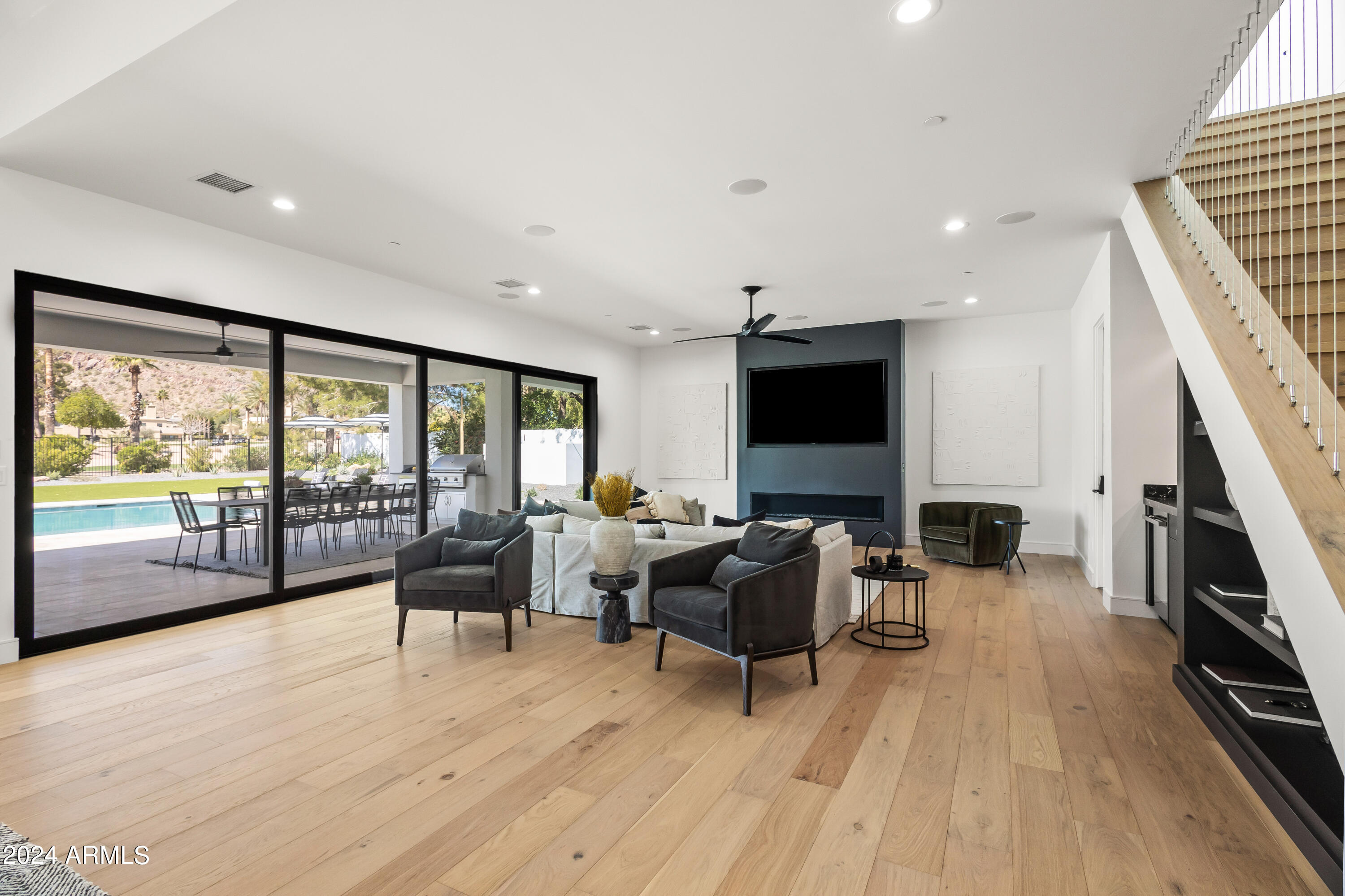 CAMELBACK CLUB ESTATES - Residential