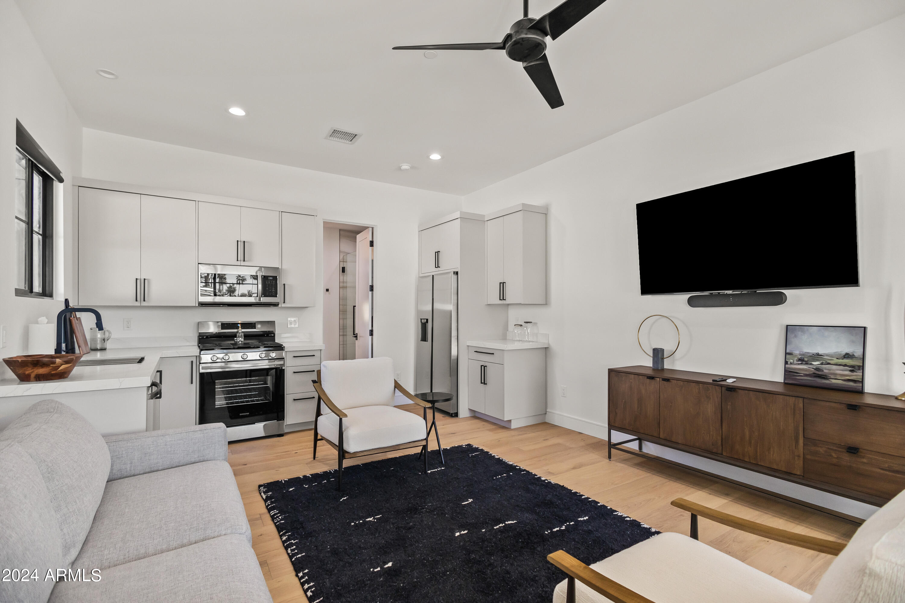 CAMELBACK CLUB ESTATES - Residential