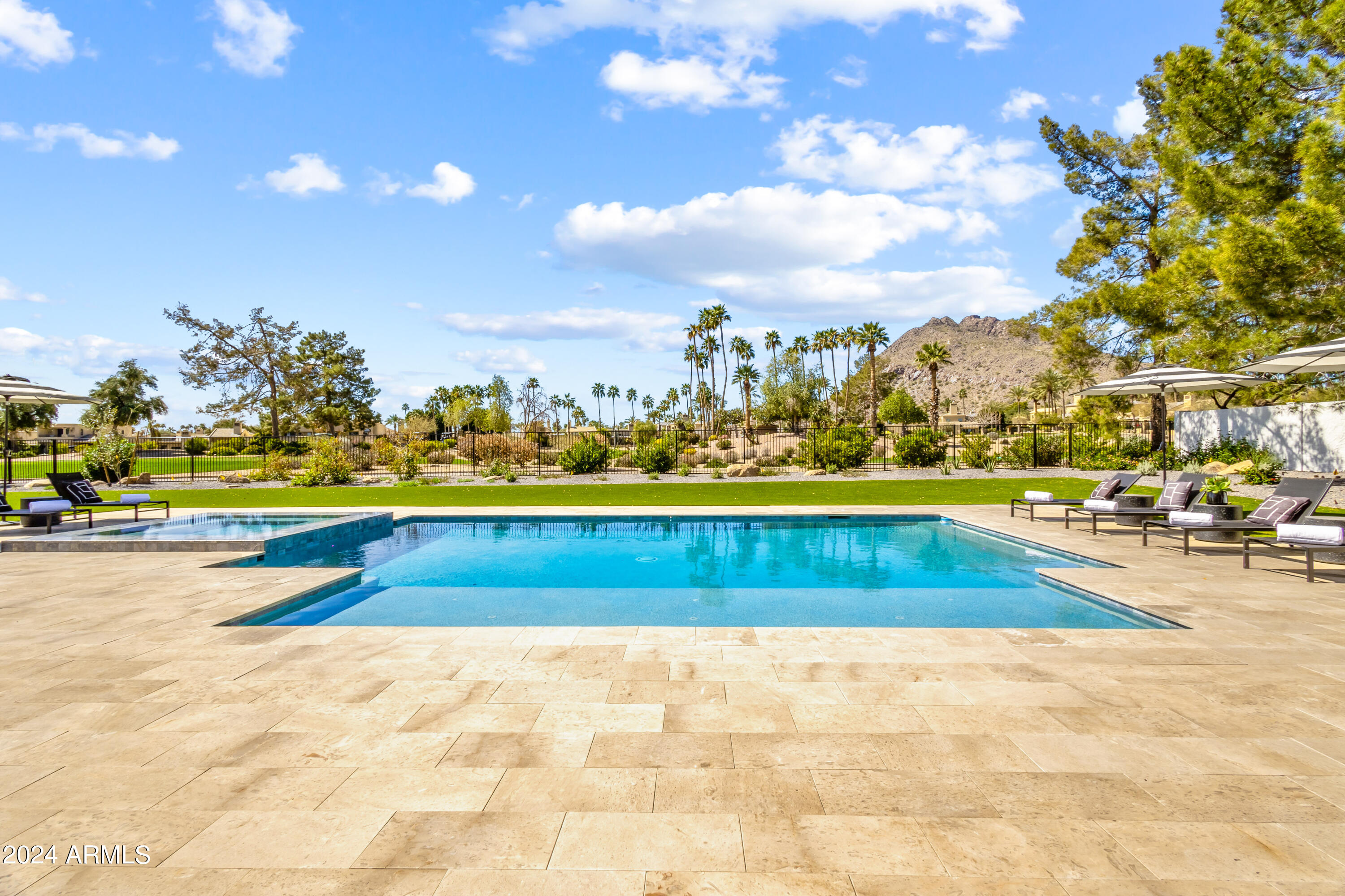 CAMELBACK CLUB ESTATES - Residential
