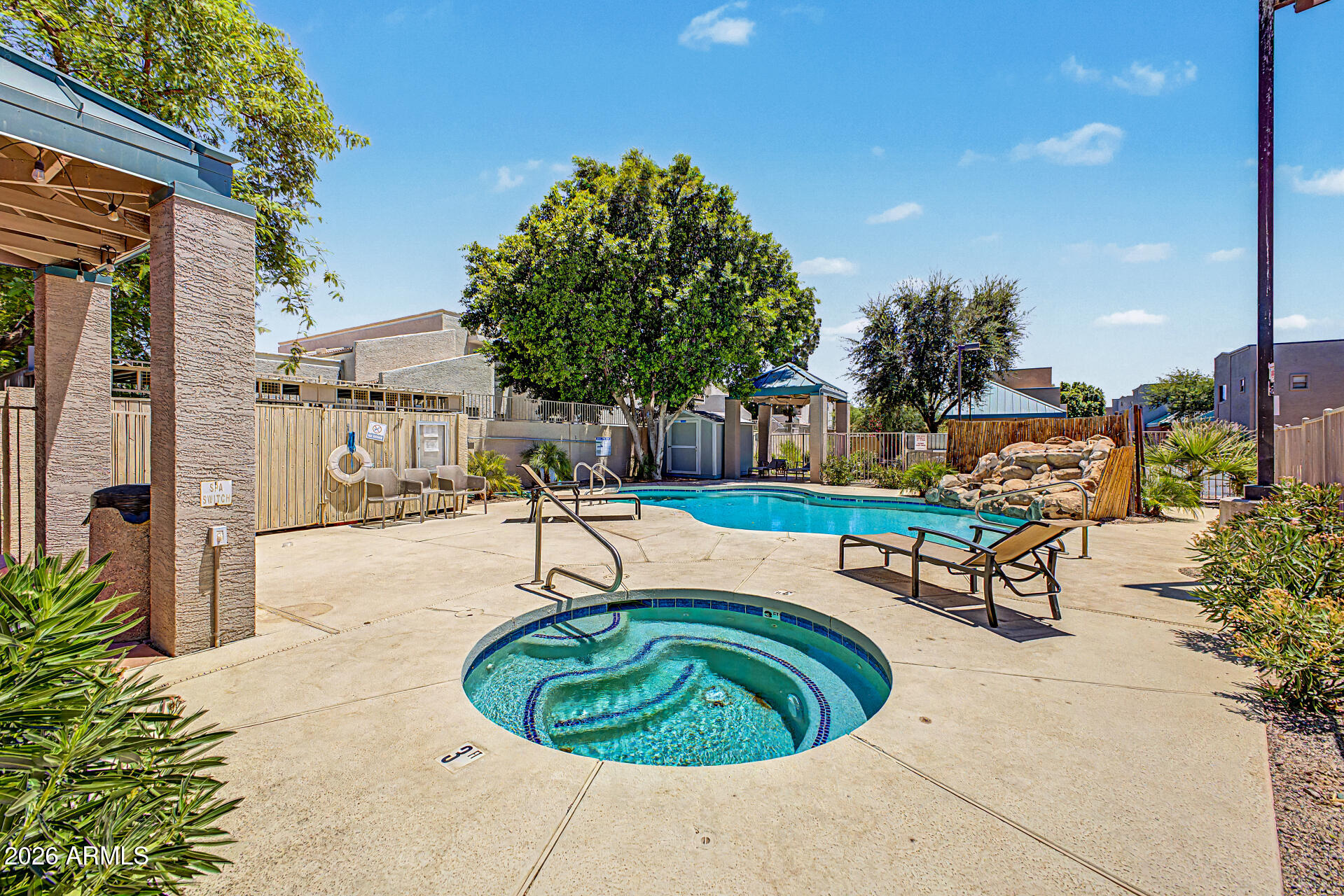 RIO VENTANA TOWNHOMES - Residential