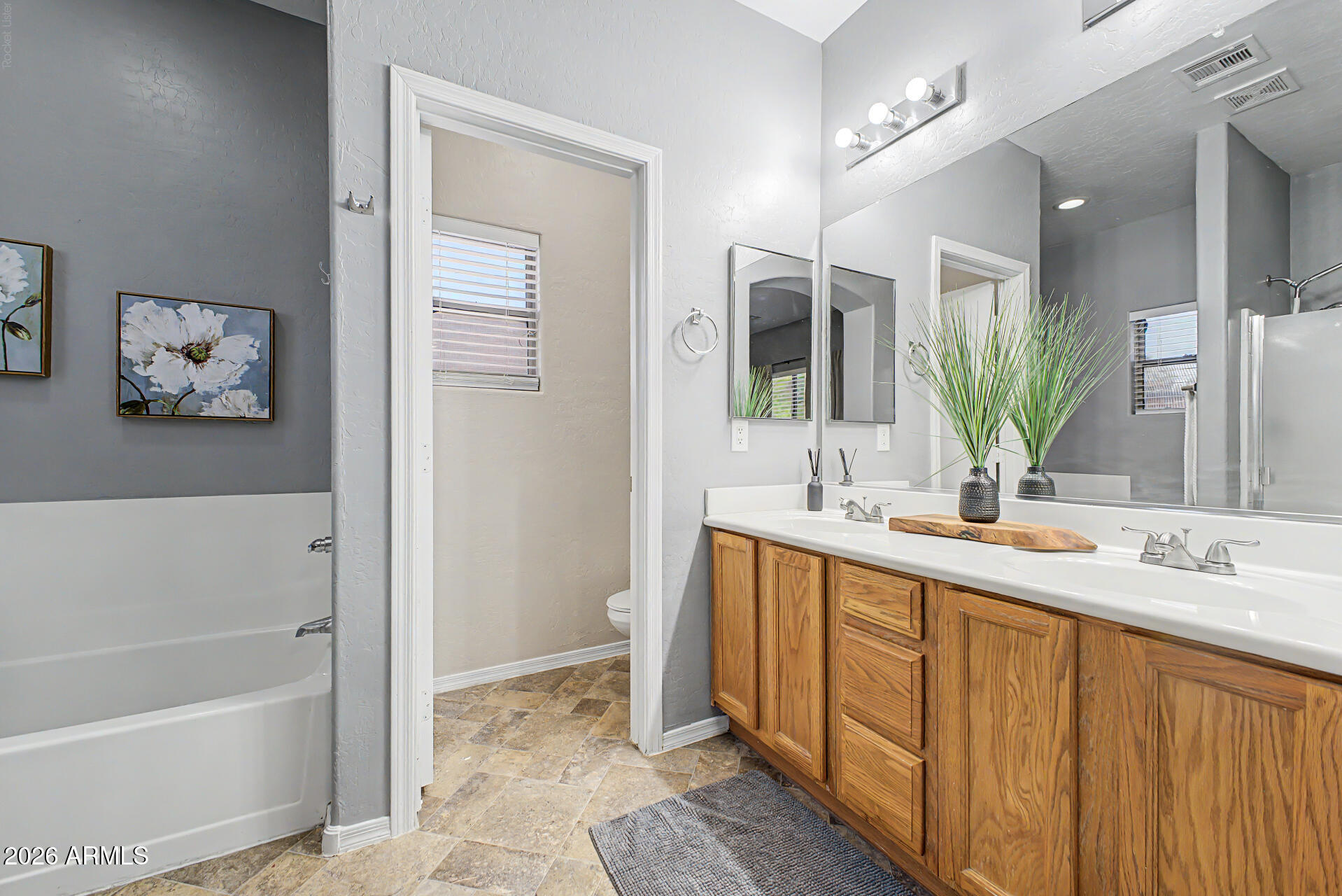 RIO VENTANA TOWNHOMES - Residential