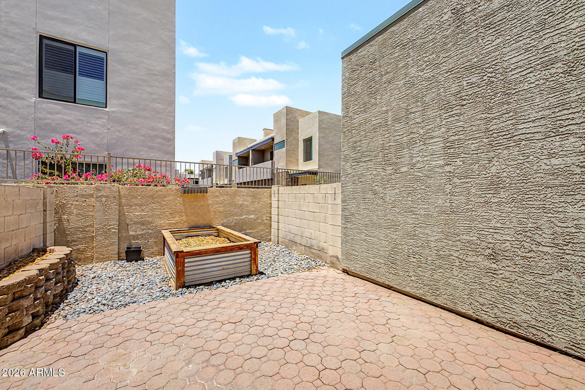 RIO VENTANA TOWNHOMES - Residential