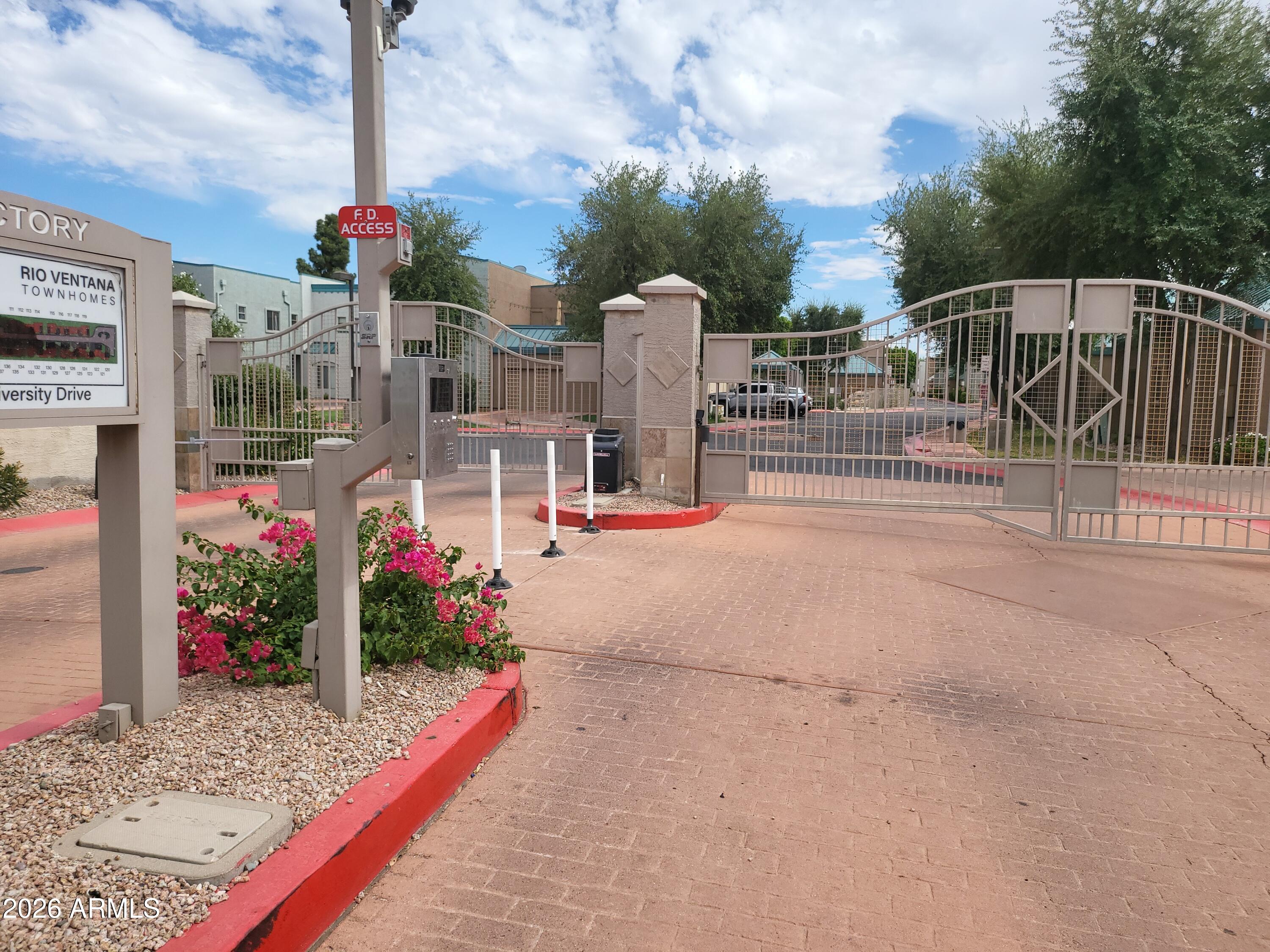 RIO VENTANA TOWNHOMES - Residential