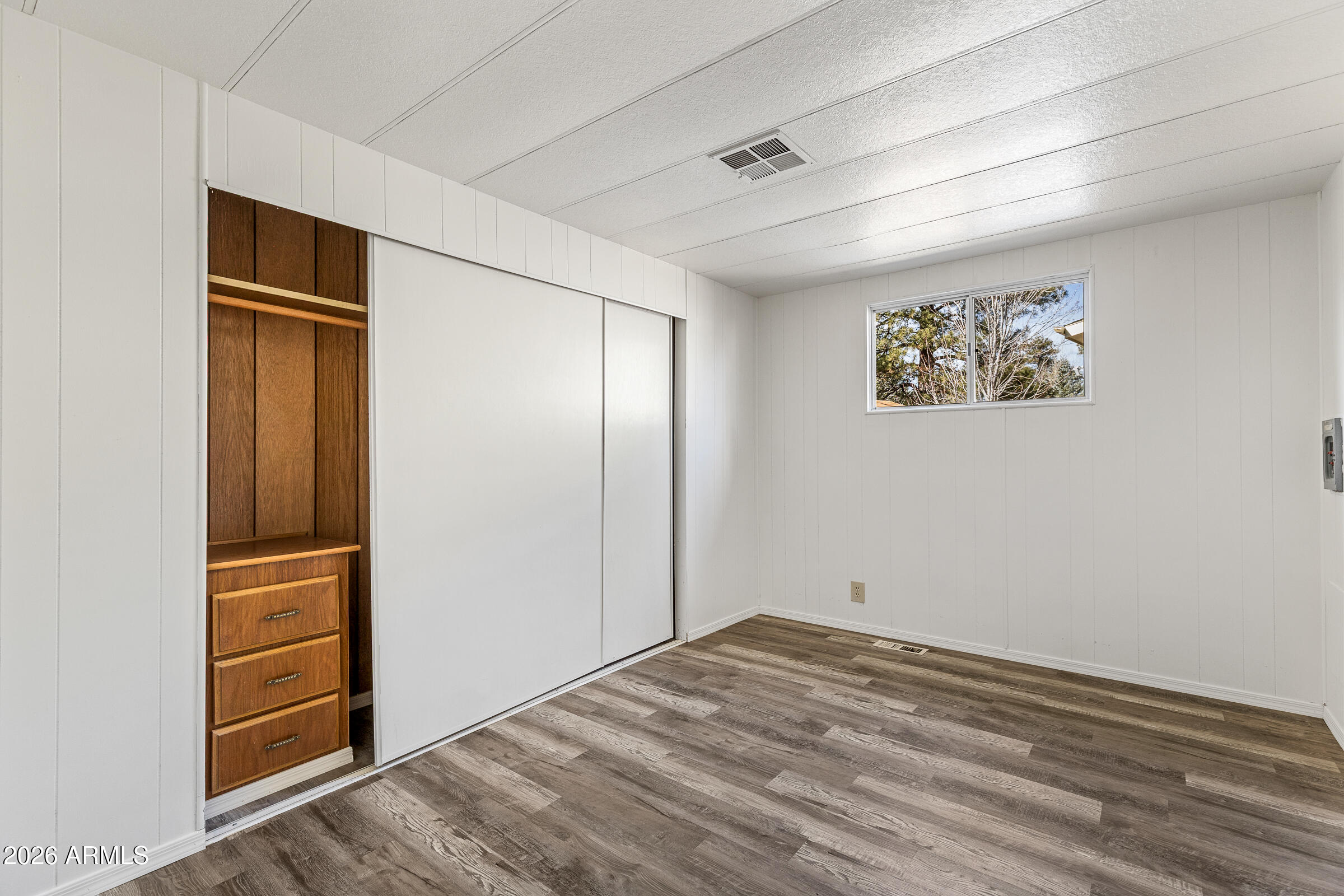 PINEWOOD 2 - Residential
