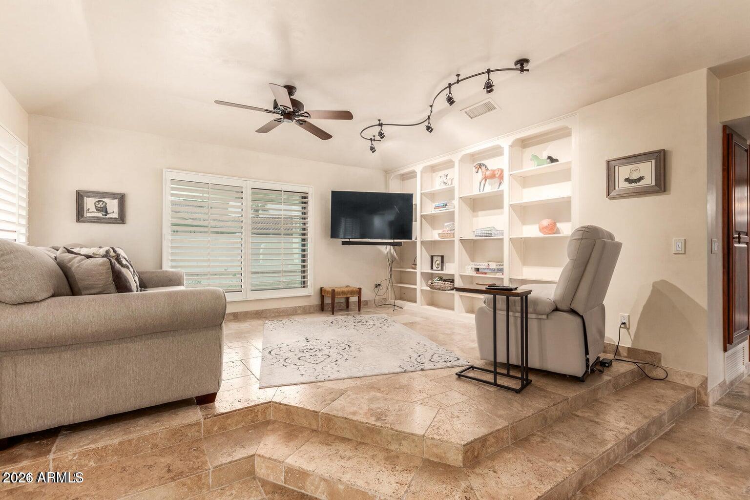 SADDLEBACK HILLS - Residential