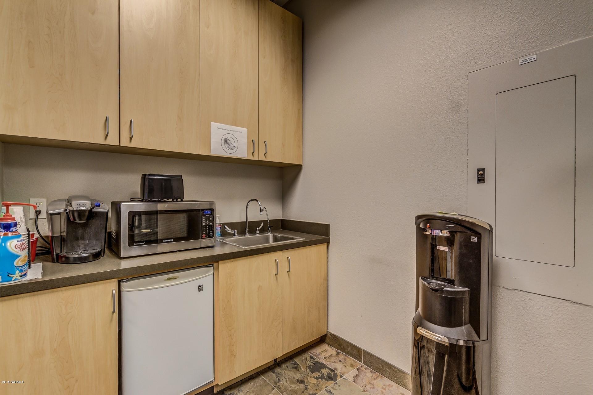VAL VISTA GATEWAY OFFICE PARK BLDG B CONDOMINIUMS - Commercial Sale
