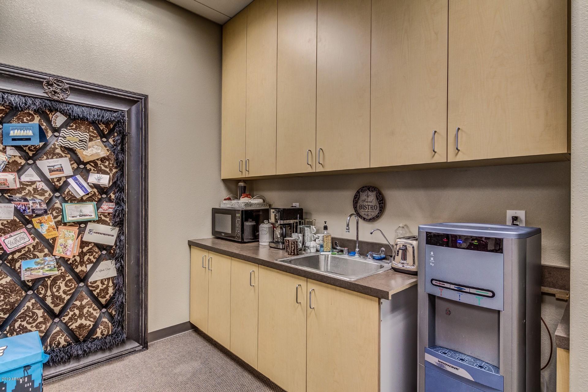 VAL VISTA GATEWAY OFFICE PARK BLDG B CONDOMINIUMS - Commercial Sale