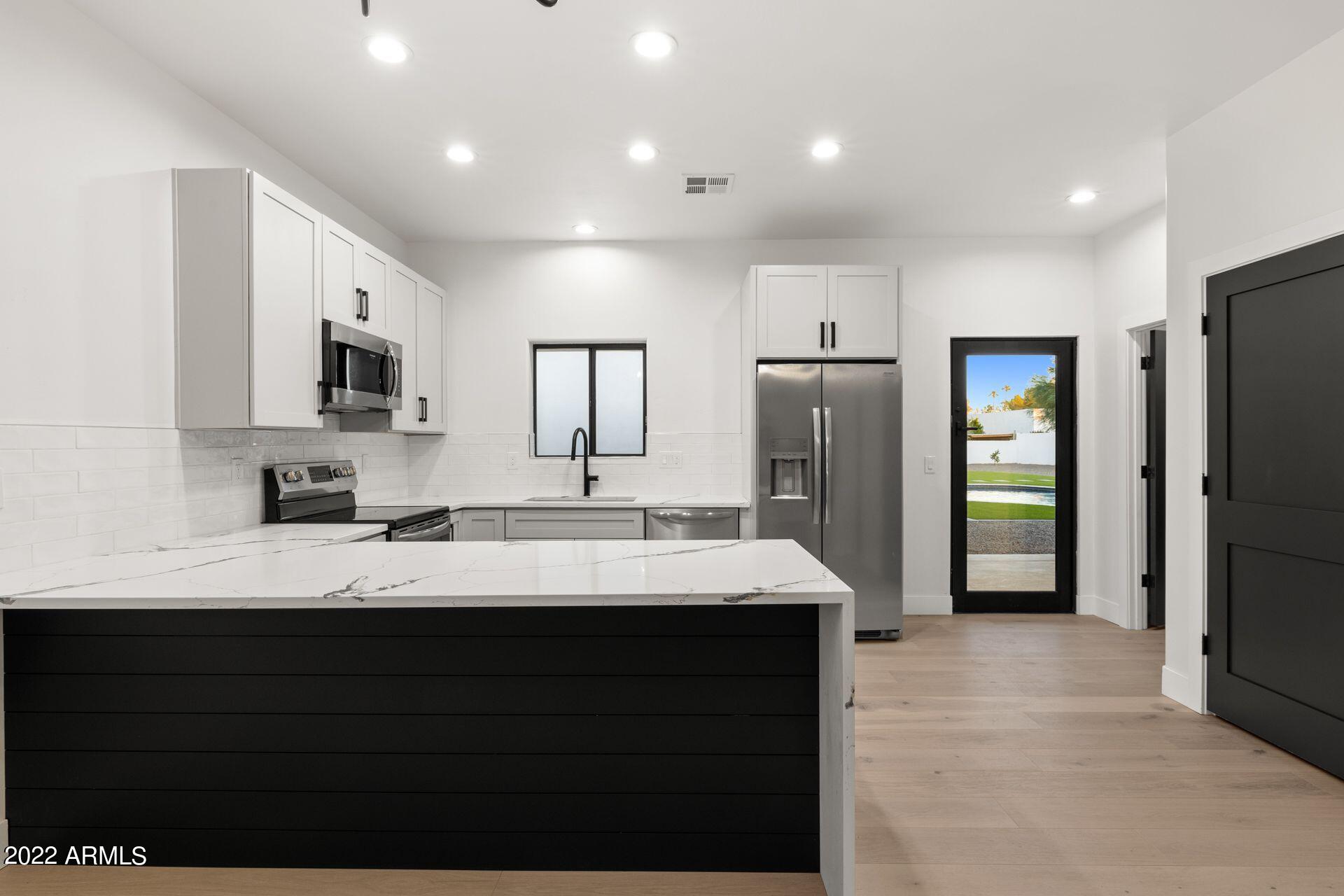 THUNDERBIRD EAST 3 - Residential