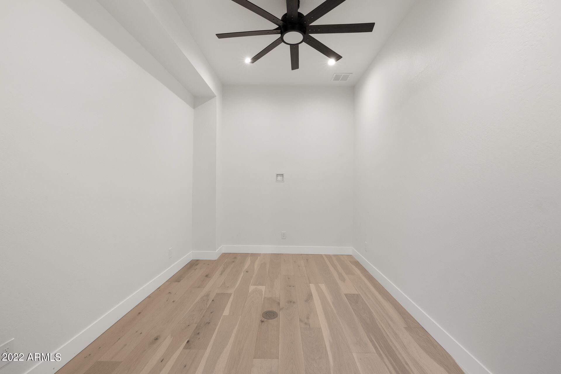 THUNDERBIRD EAST 3 - Residential