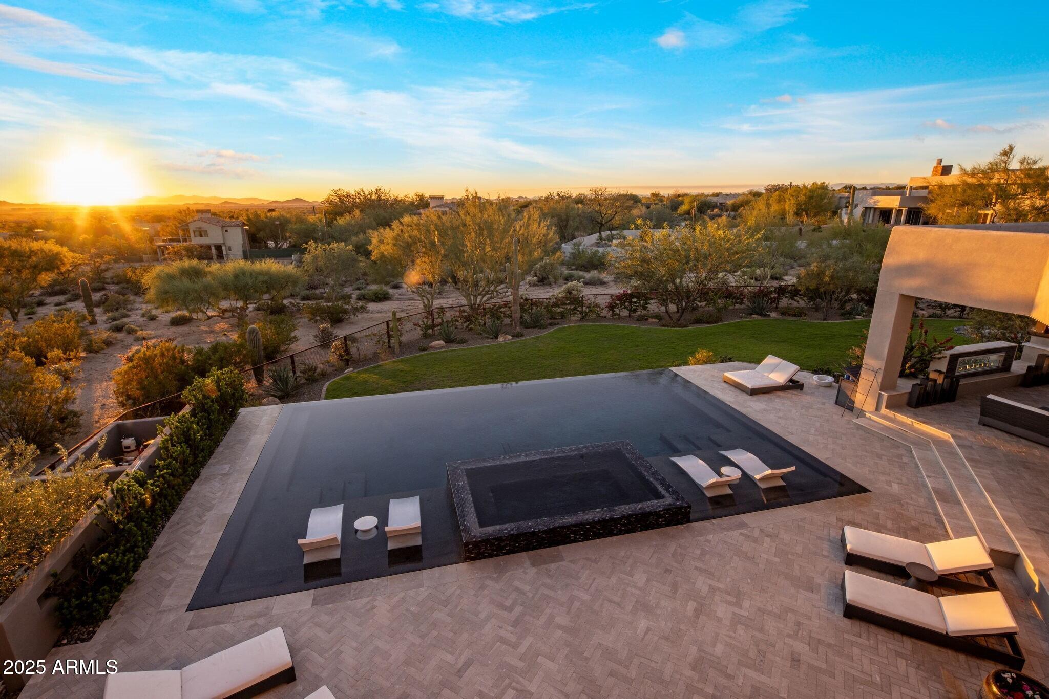 Pinnacle Peak Vistas - Residential