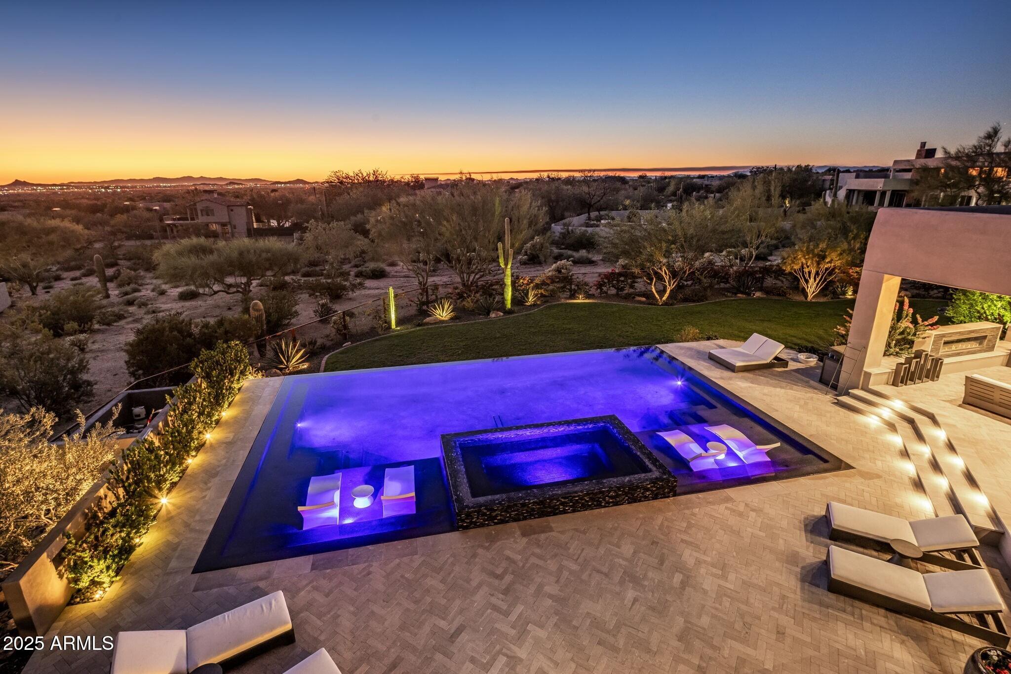Pinnacle Peak Vistas - Residential